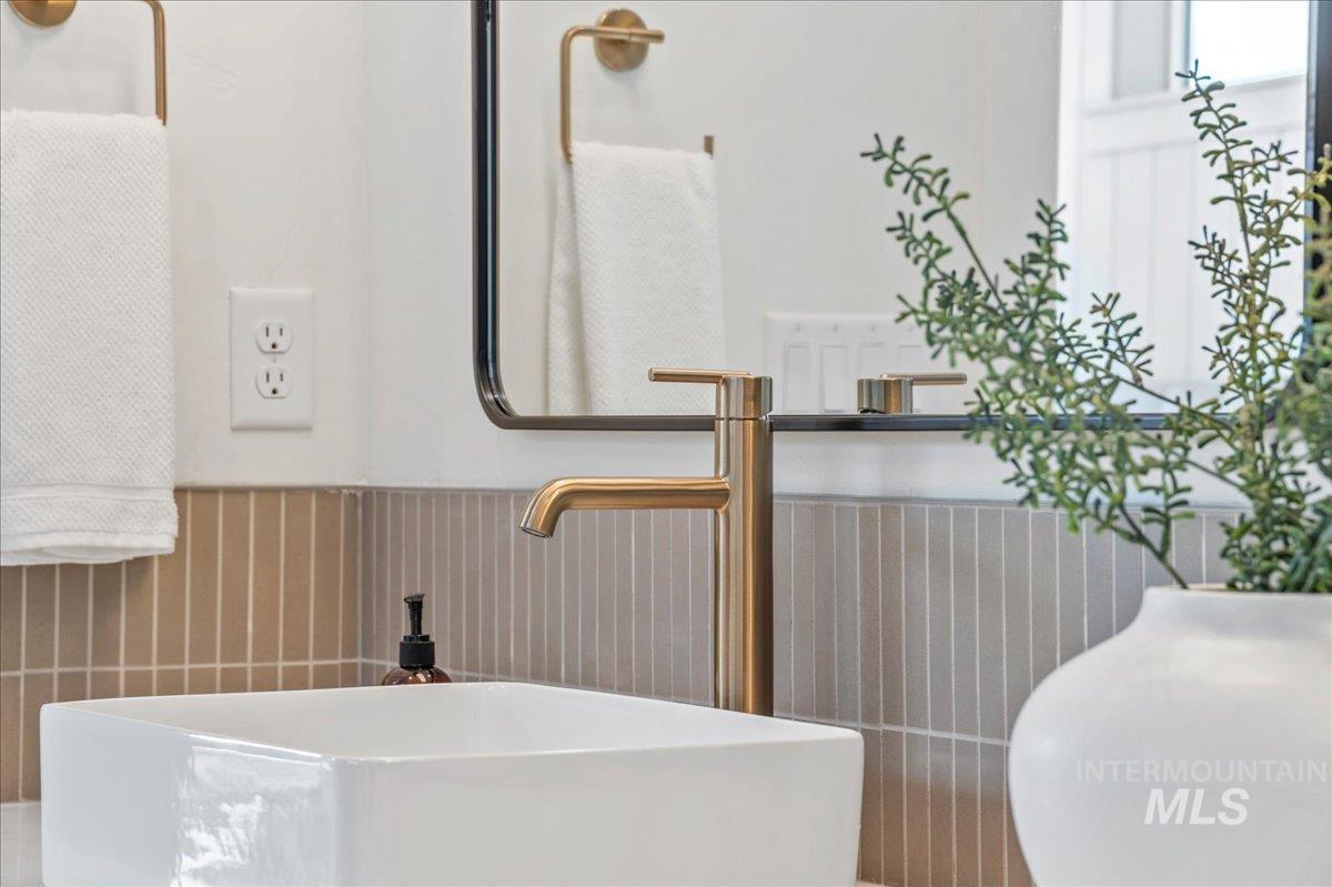 7349 W Feather Edge St, Eagle, Idaho 83616, 4 Bedrooms, 4.5 Bathrooms, Residential For Sale, Price $1,230,000,MLS 98971789