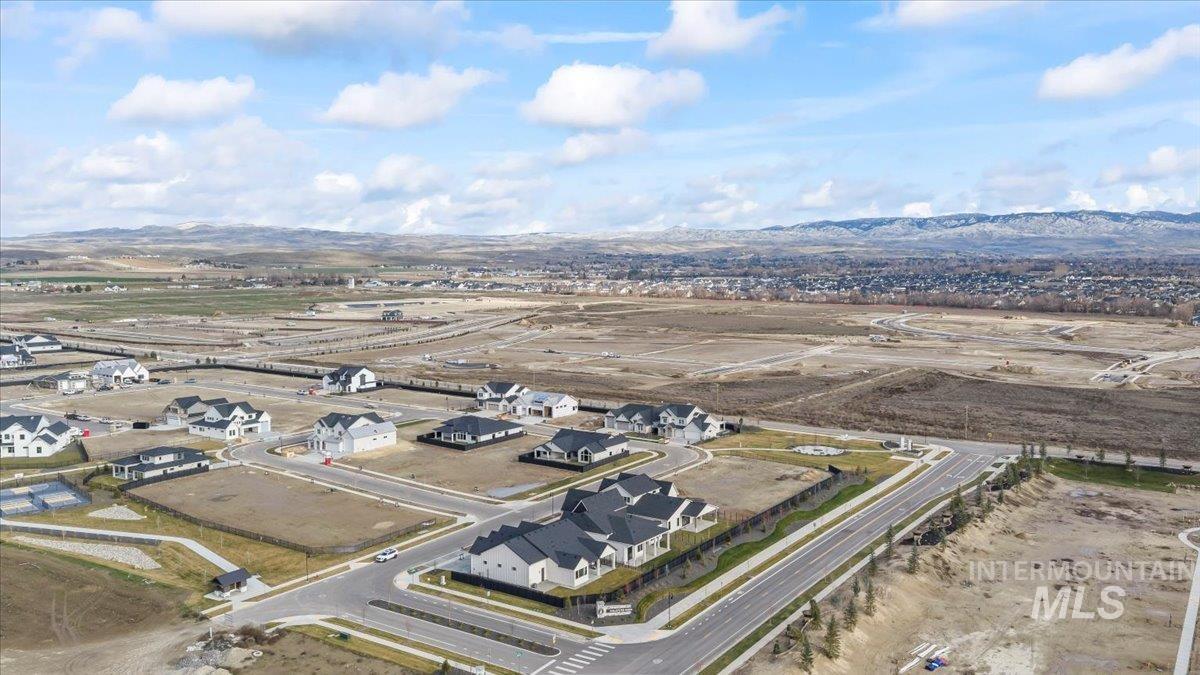 7349 W Feather Edge St, Eagle, Idaho 83616, 4 Bedrooms, 4.5 Bathrooms, Residential For Sale, Price $1,230,000,MLS 98971789