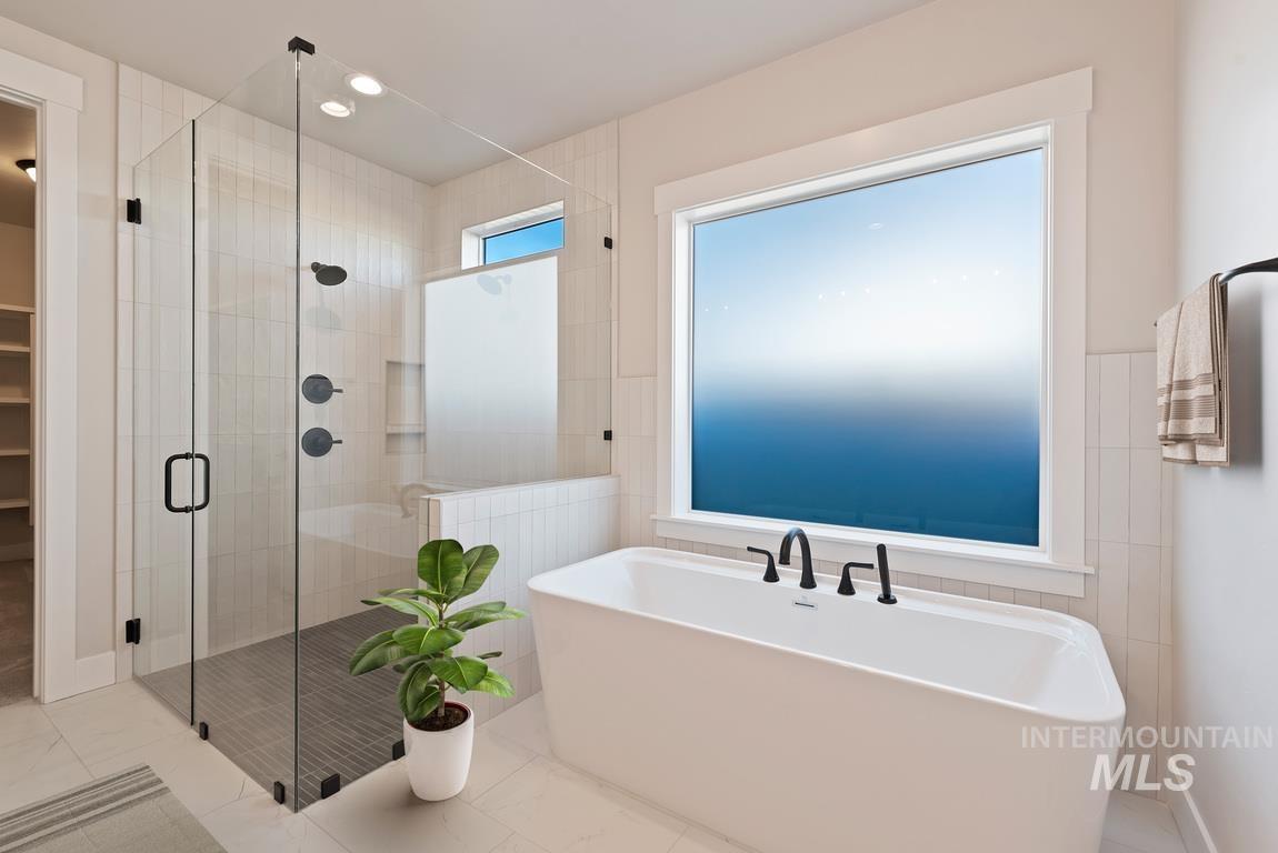 7760 W Flathead Lake St, Eagle, Idaho 83616, 4 Bedrooms, 2.5 Bathrooms, Residential For Sale, Price $899,900,MLS 98971790