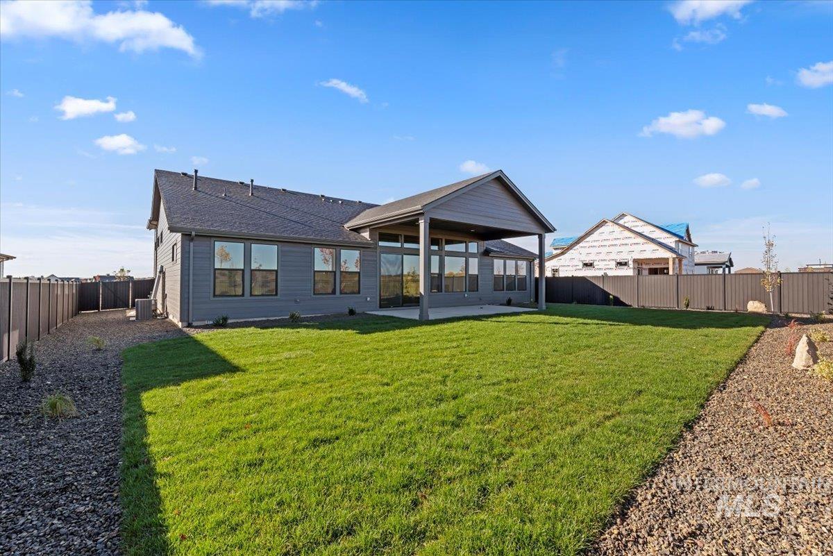 7760 W Flathead Lake St, Eagle, Idaho 83616, 4 Bedrooms, 2.5 Bathrooms, Residential For Sale, Price $899,900,MLS 98971790