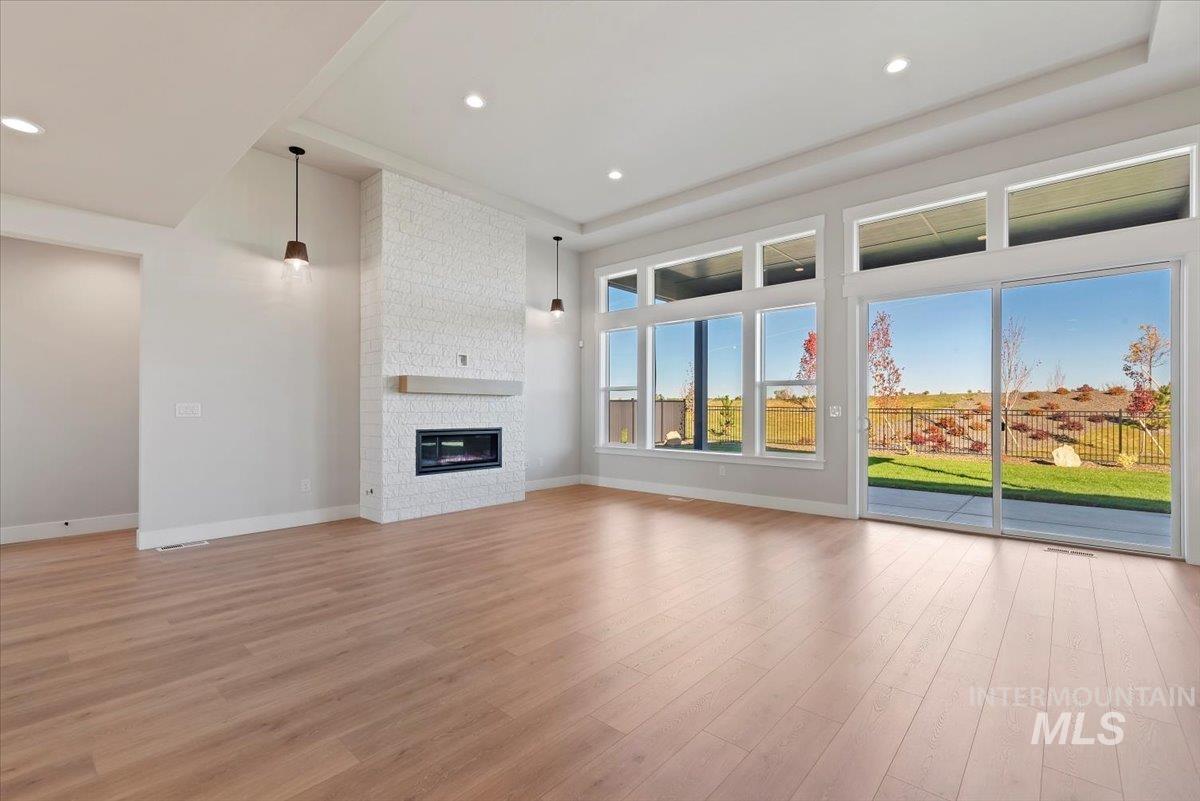 7760 W Flathead Lake St, Eagle, Idaho 83616, 4 Bedrooms, 2.5 Bathrooms, Residential For Sale, Price $899,900,MLS 98971790