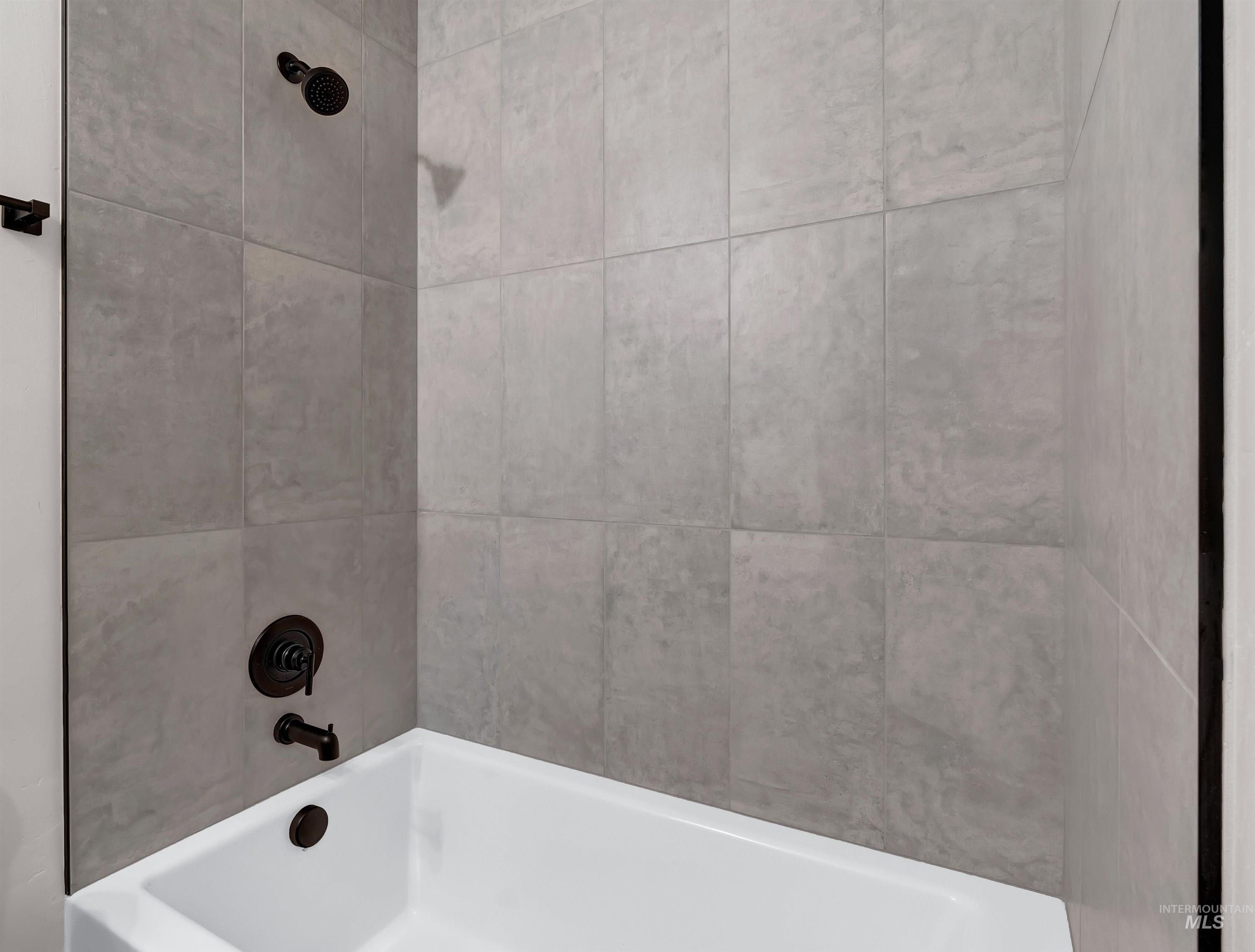 Lot 32 Blk 1 Raven Loop, Cascade, Idaho 83611, 2 Bedrooms, 2 Bathrooms, Residential Income For Sale, Price $1,249,000,MLS 98971795