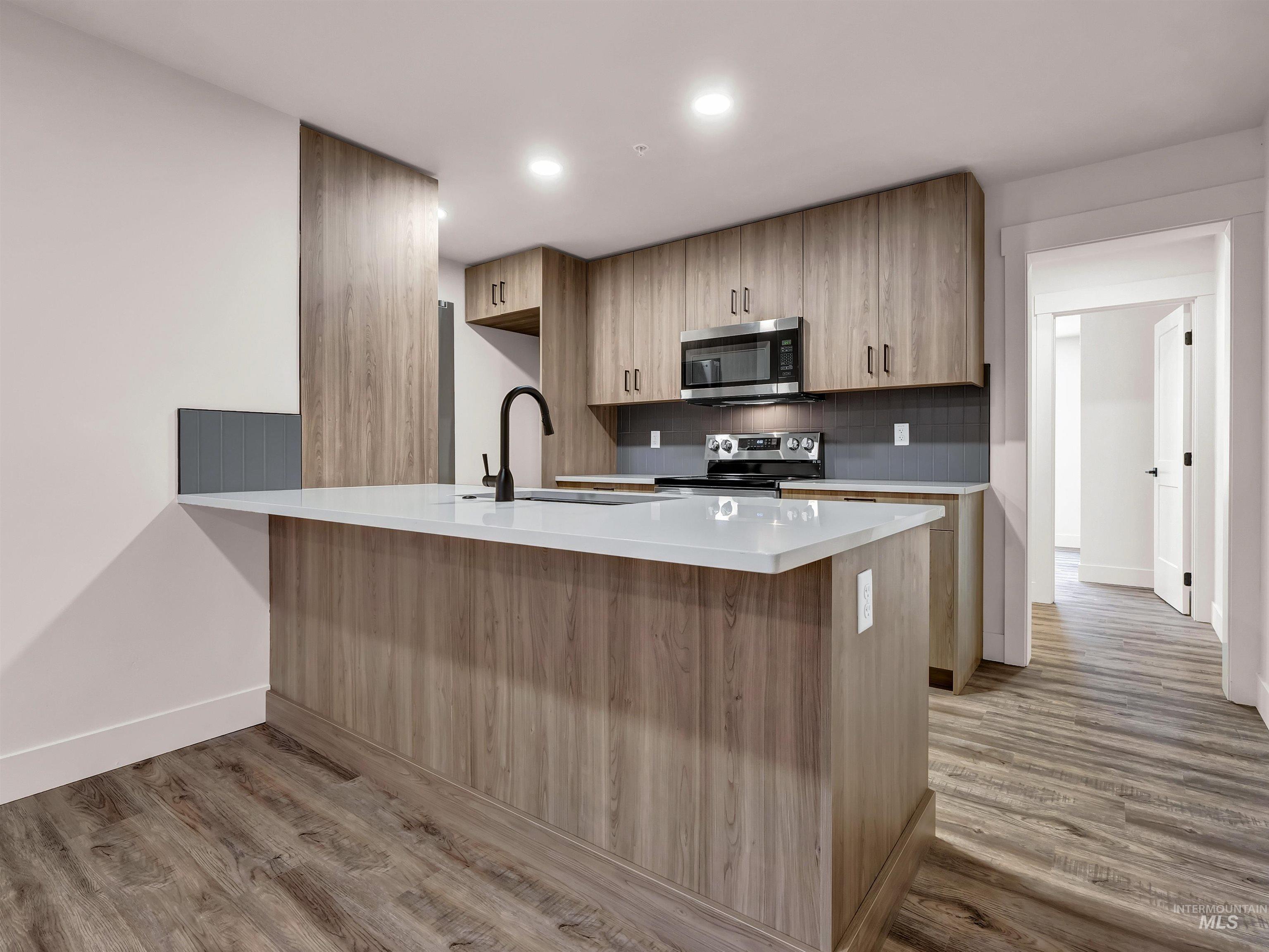 Lot 32 Blk 1 Raven Loop, Cascade, Idaho 83611, 2 Bedrooms, 2 Bathrooms, Residential Income For Sale, Price $1,249,000,MLS 98971795