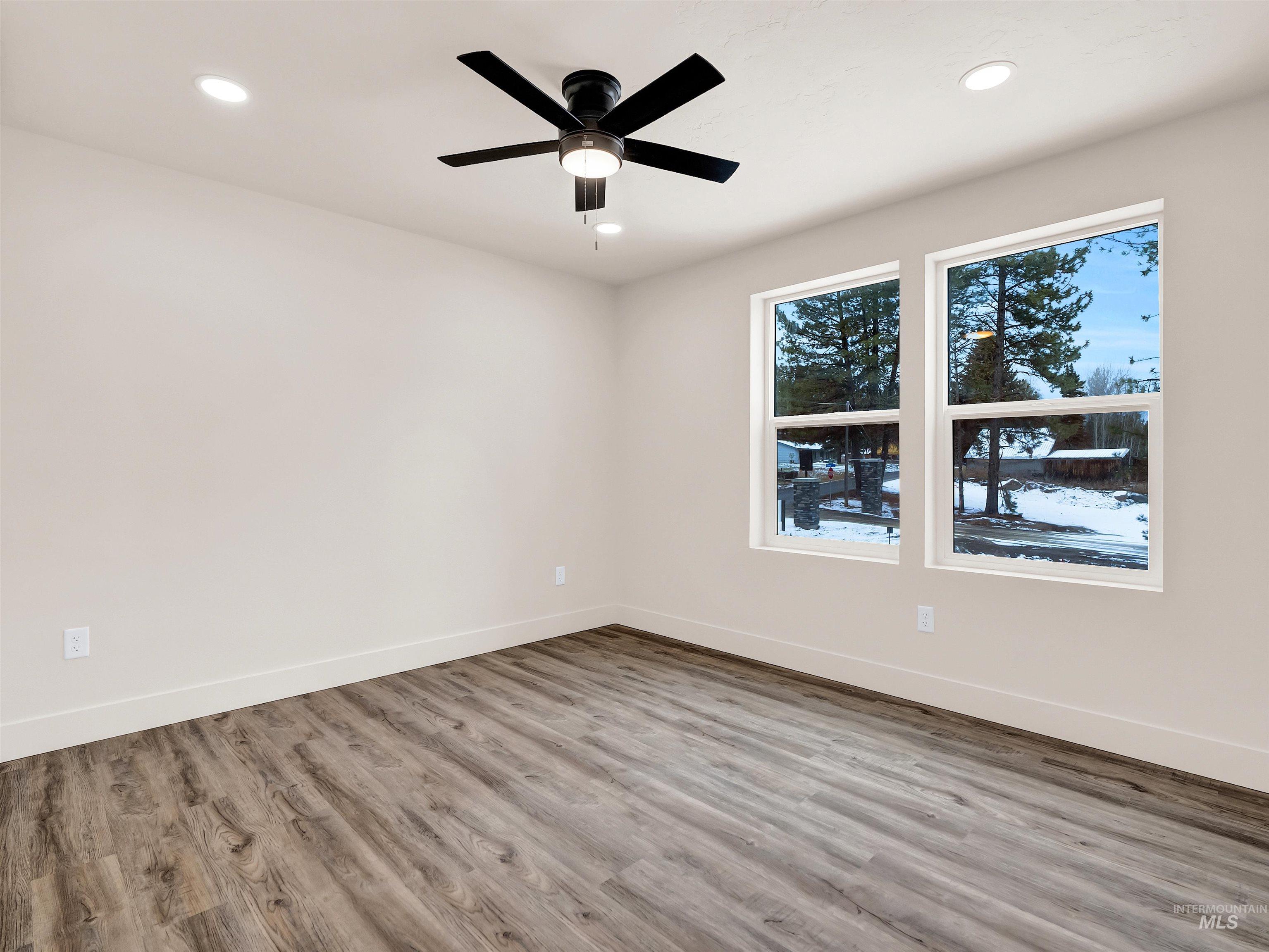 Lot 32 Blk 1 Raven Loop, Cascade, Idaho 83611, 2 Bedrooms, 2 Bathrooms, Residential Income For Sale, Price $1,249,000,MLS 98971795