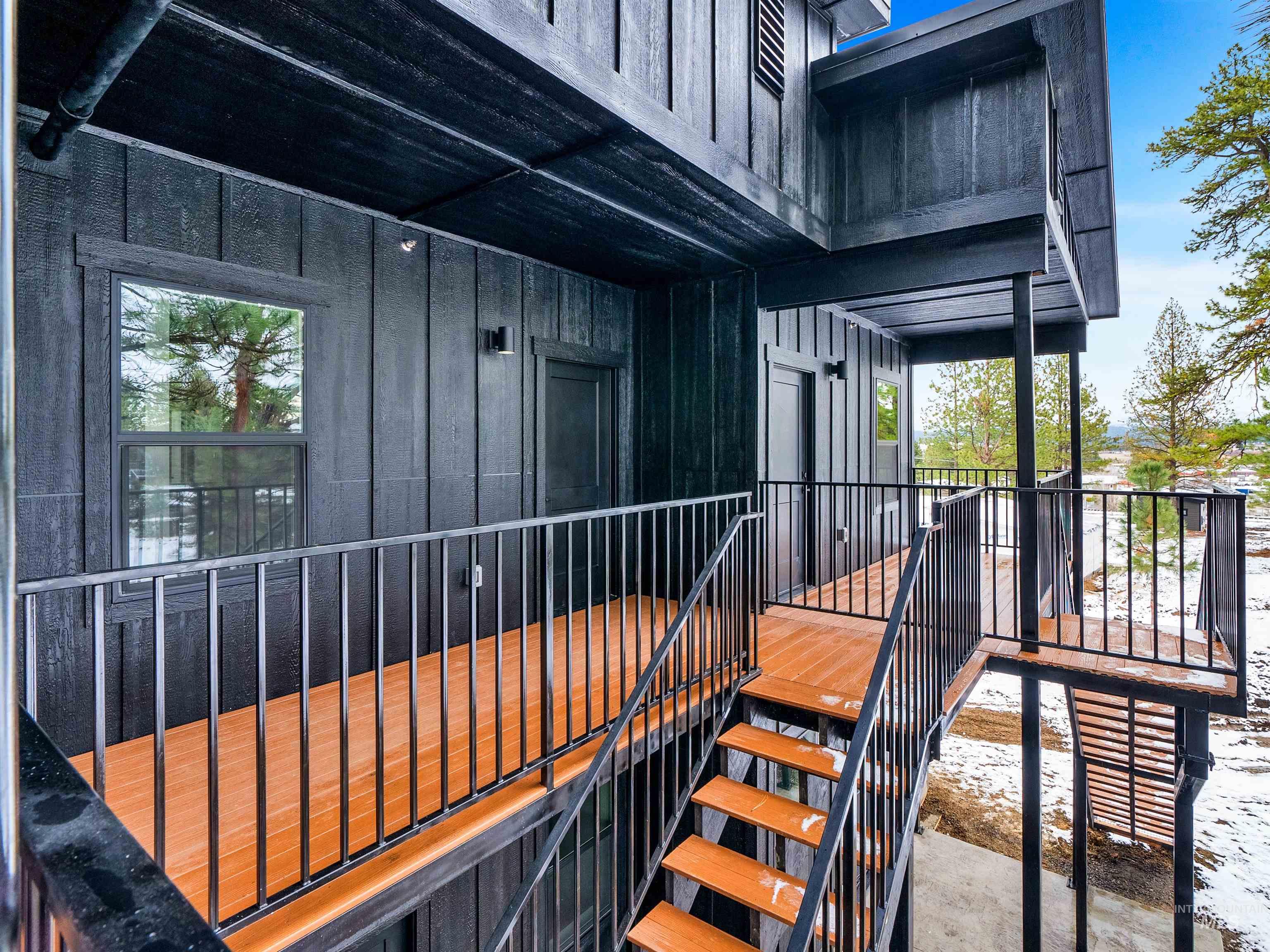 Lot 32 Blk 1 Raven Loop, Cascade, Idaho 83611, 2 Bedrooms, 2 Bathrooms, Residential Income For Sale, Price $1,249,000,MLS 98971795