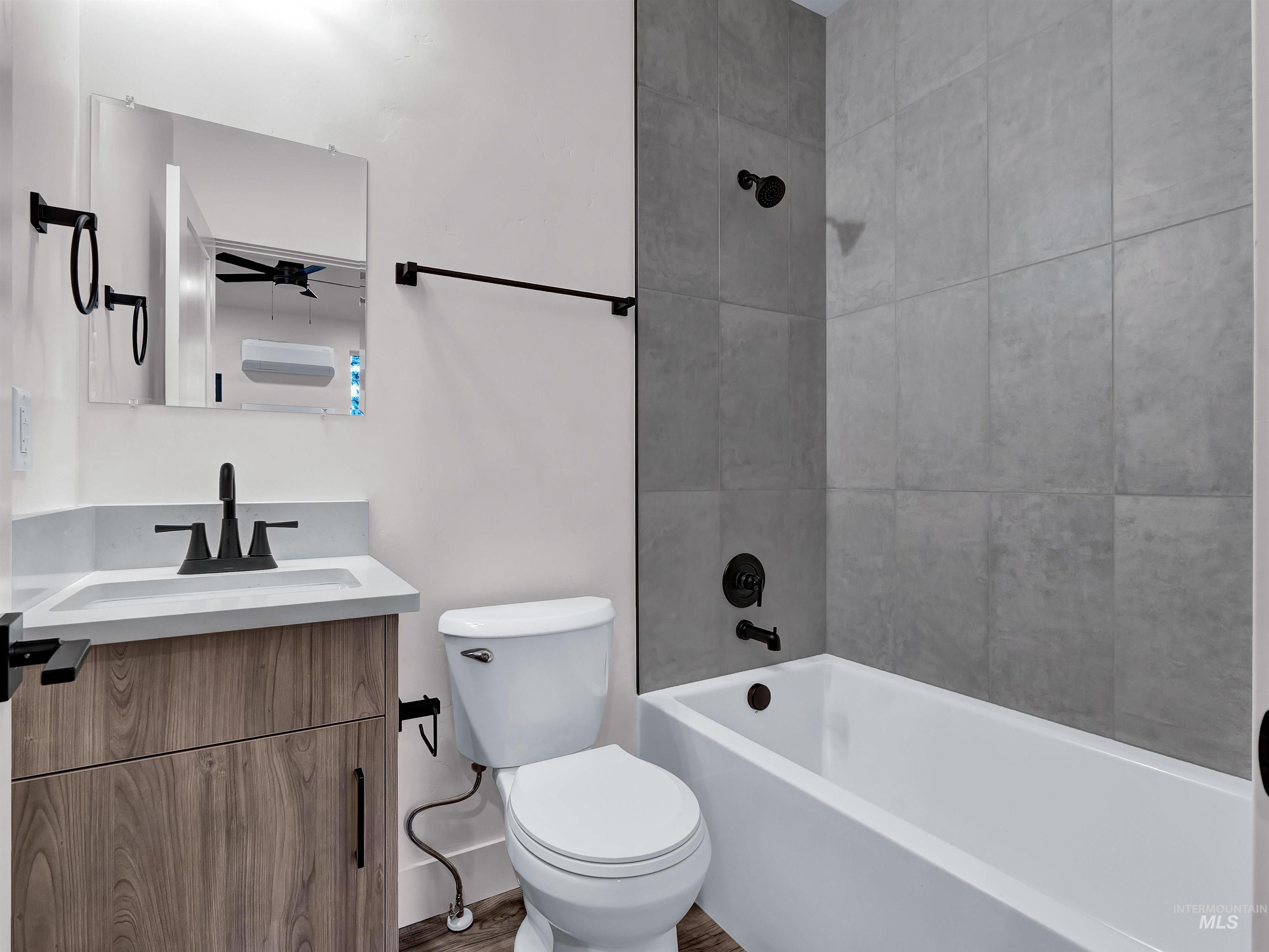 Lot 32 Blk 1 Raven Loop, Cascade, Idaho 83611, 2 Bedrooms, 2 Bathrooms, Residential Income For Sale, Price $1,249,000,MLS 98971795