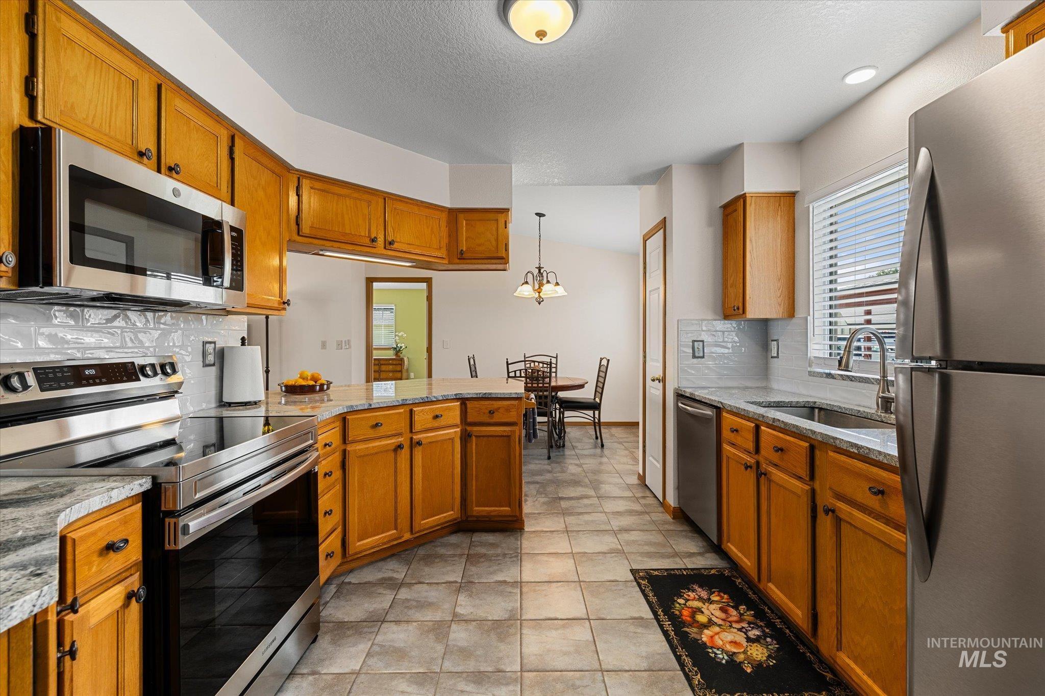 1100 Burnett Dr #602, Nampa, Idaho 83651, 3 Bedrooms, 2 Bathrooms, Residential For Sale, Price $324,000,MLS 98971796