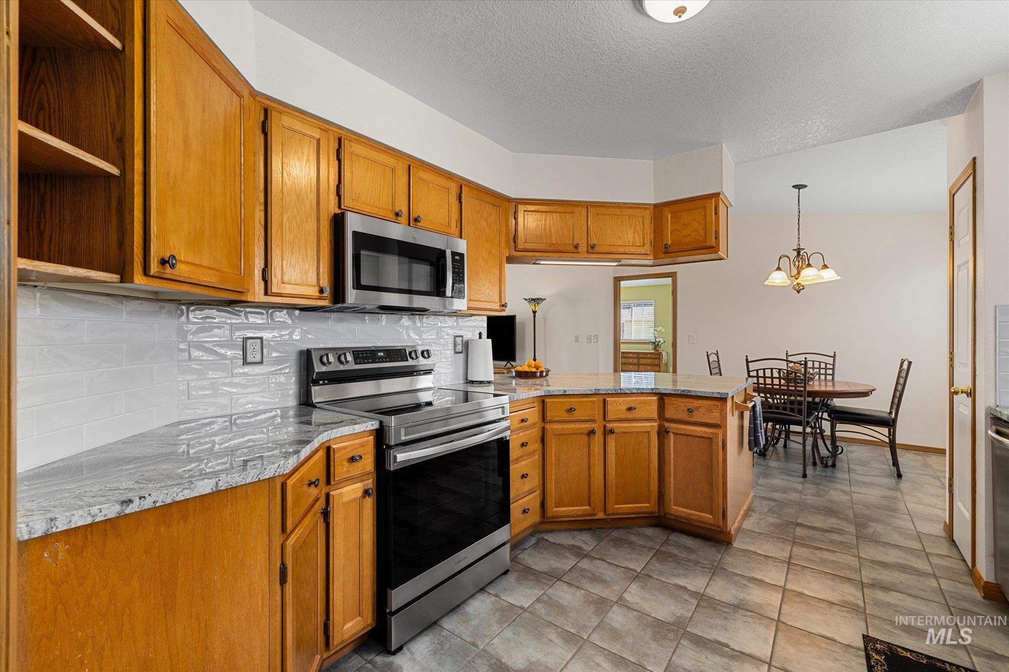 1100 Burnett Dr #602, Nampa, Idaho 83651, 3 Bedrooms, 2 Bathrooms, Residential For Sale, Price $324,000,MLS 98971796