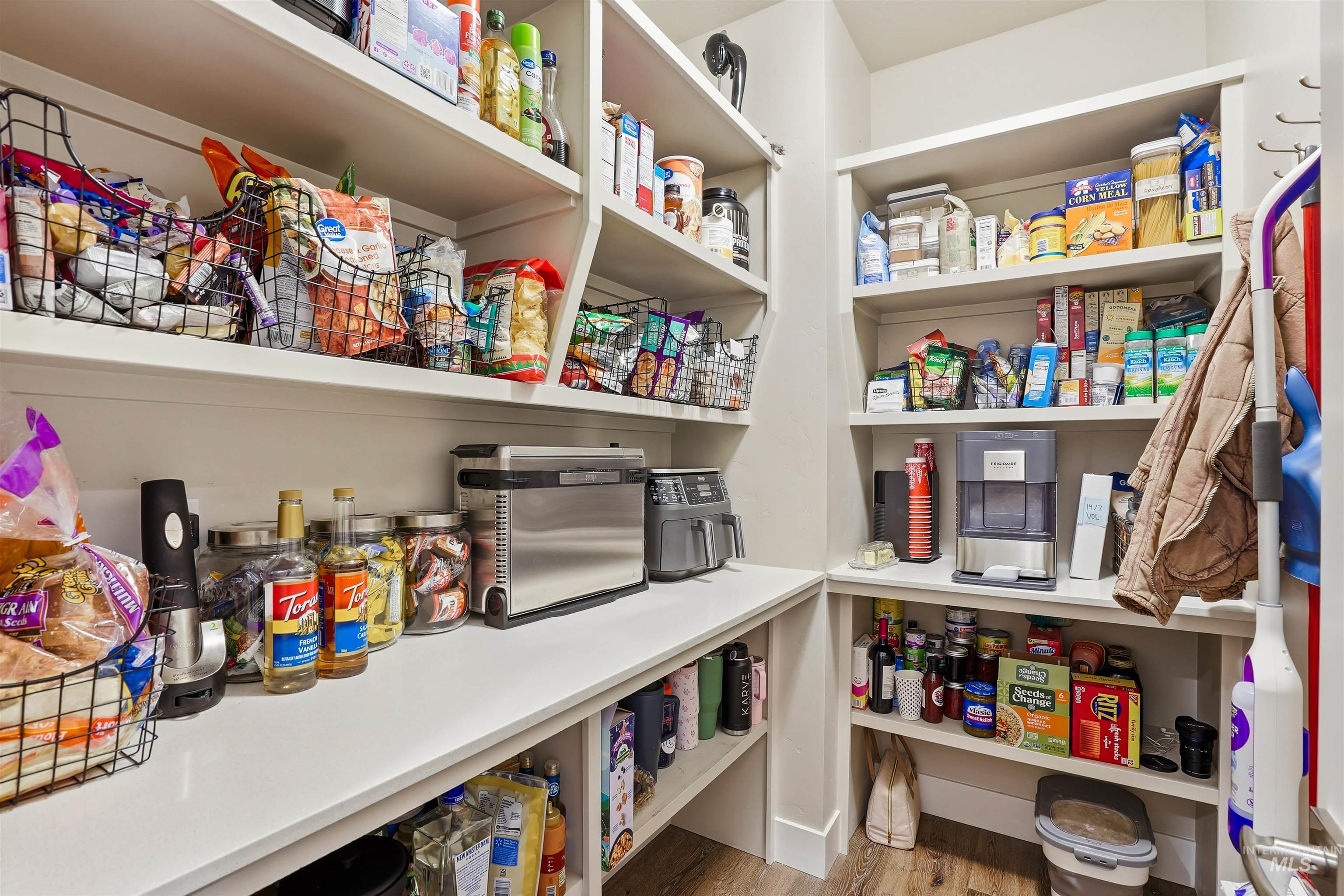 4632 N Panaro Ave, Meridian, Idaho 83646, 4 Bedrooms, 3 Bathrooms, Residential For Sale, Price $799,900,MLS 98971799