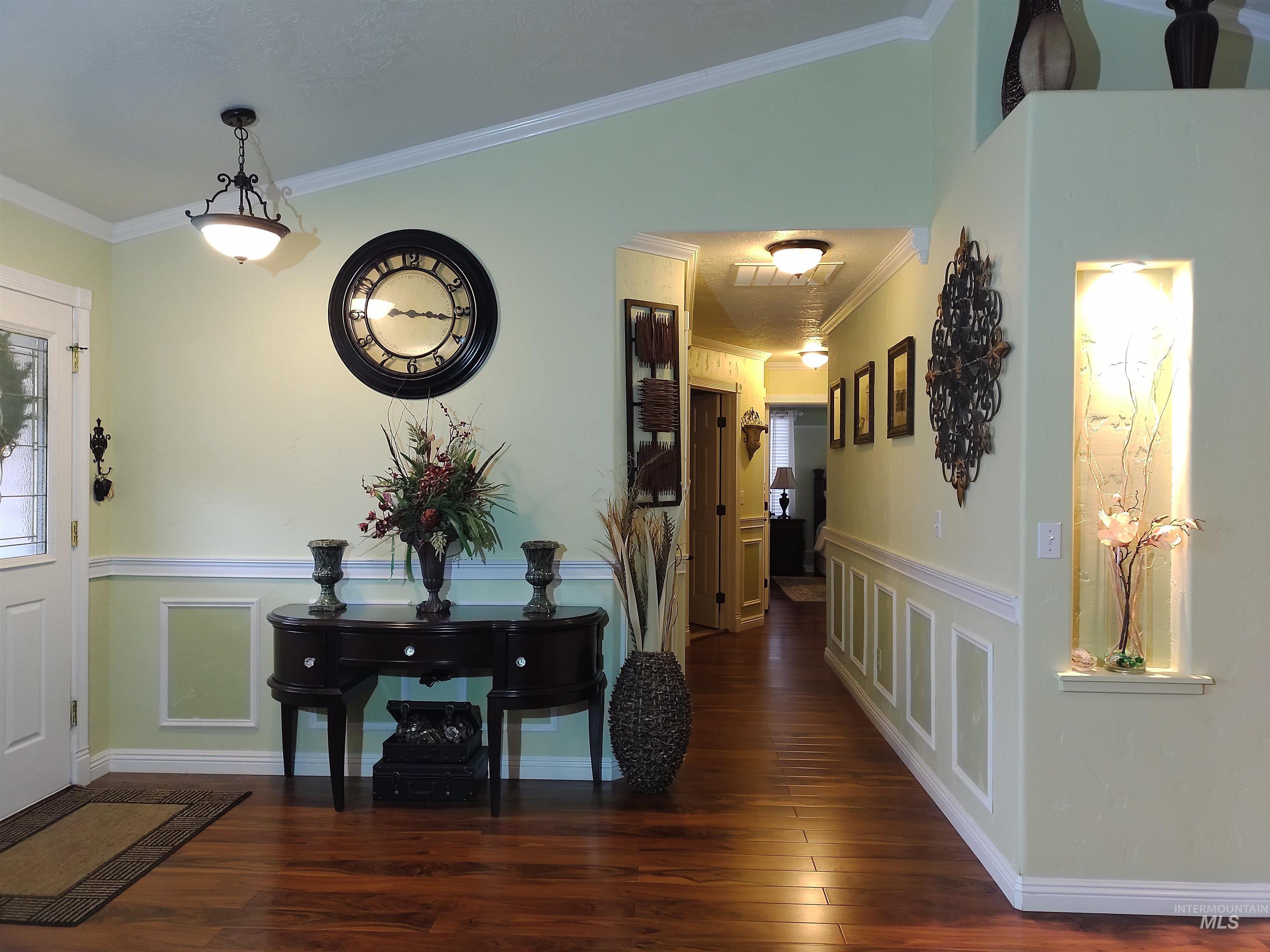 9249 W Carousel St, Boise, Idaho 83709, 3 Bedrooms, 2 Bathrooms, Residential For Sale, Price $459,900,MLS 98971801