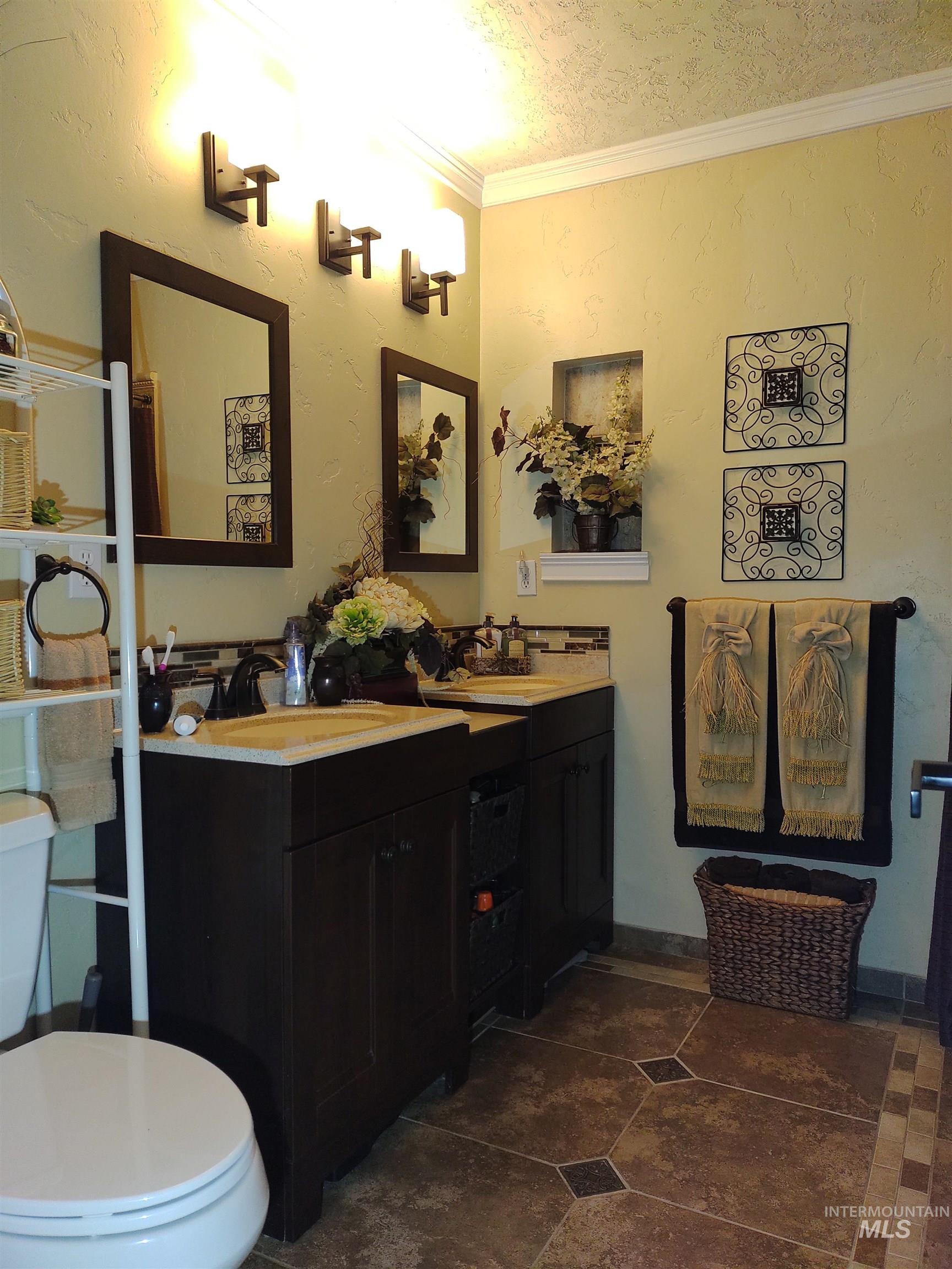 9249 W Carousel St, Boise, Idaho 83709, 3 Bedrooms, 2 Bathrooms, Residential For Sale, Price $459,900,MLS 98971801