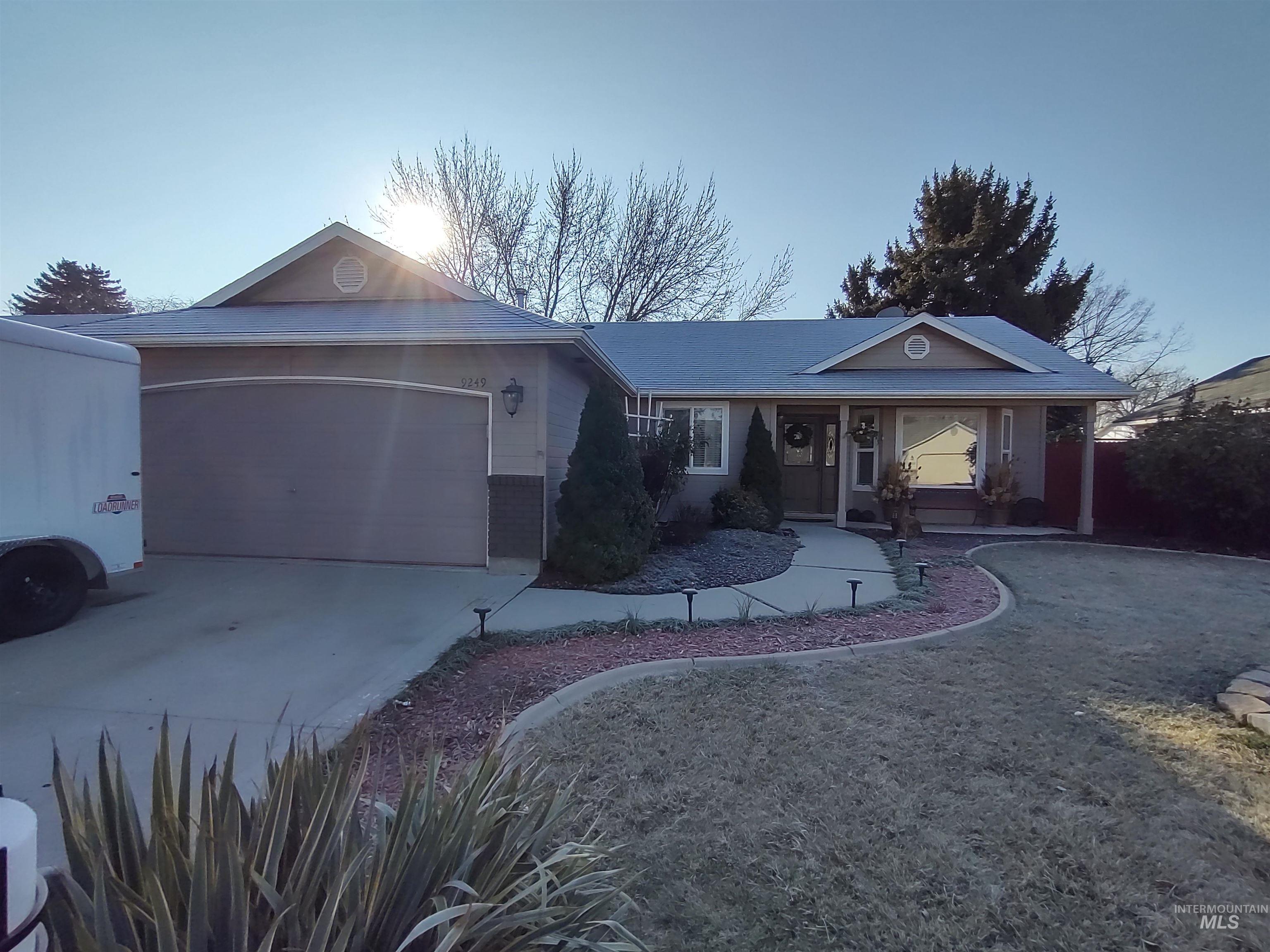 9249 W Carousel St, Boise, Idaho 83709, 3 Bedrooms, 2 Bathrooms, Residential For Sale, Price $459,900,MLS 98971801