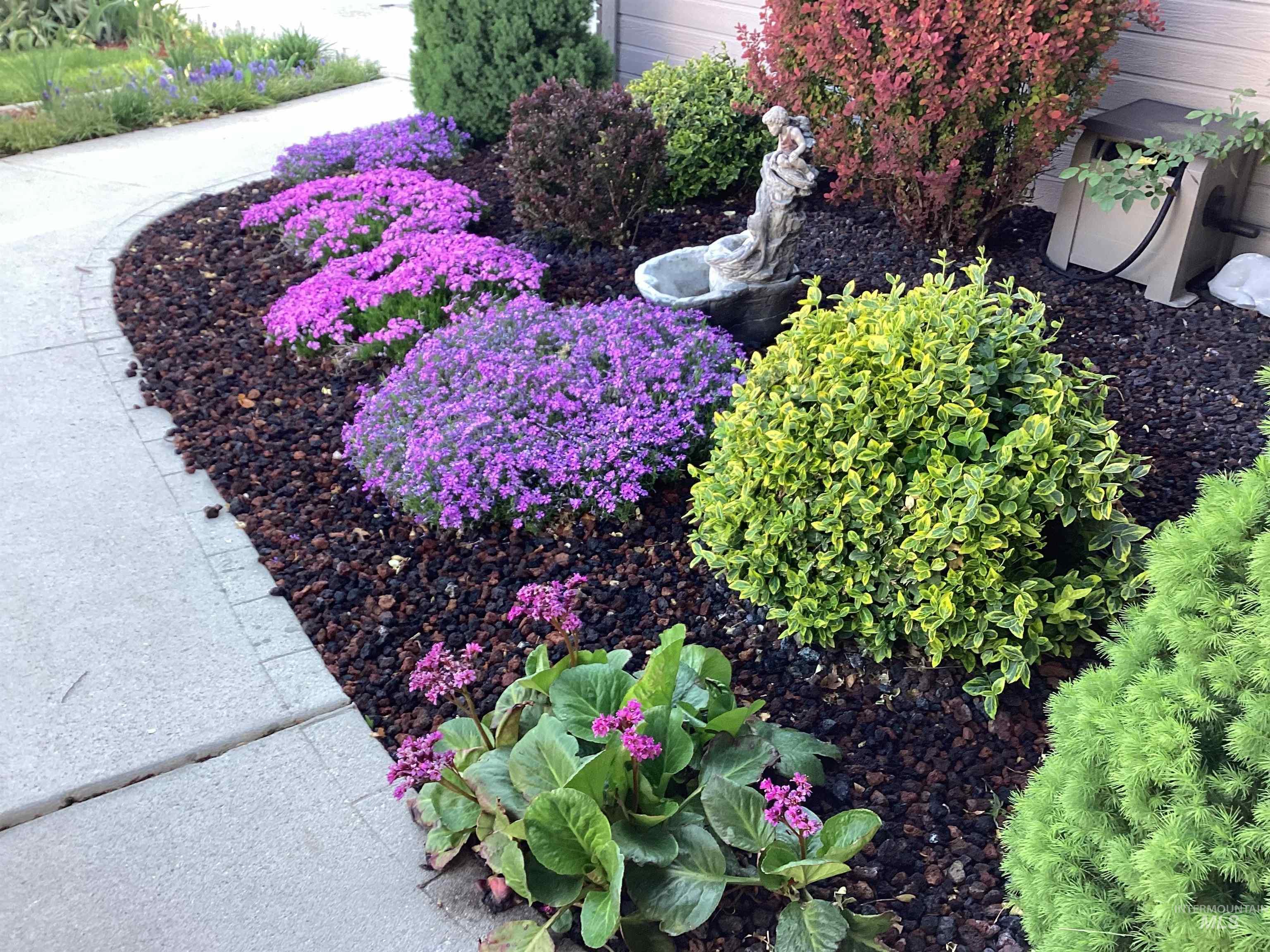 9249 W Carousel St, Boise, Idaho 83709, 3 Bedrooms, 2 Bathrooms, Residential For Sale, Price $459,900,MLS 98971801