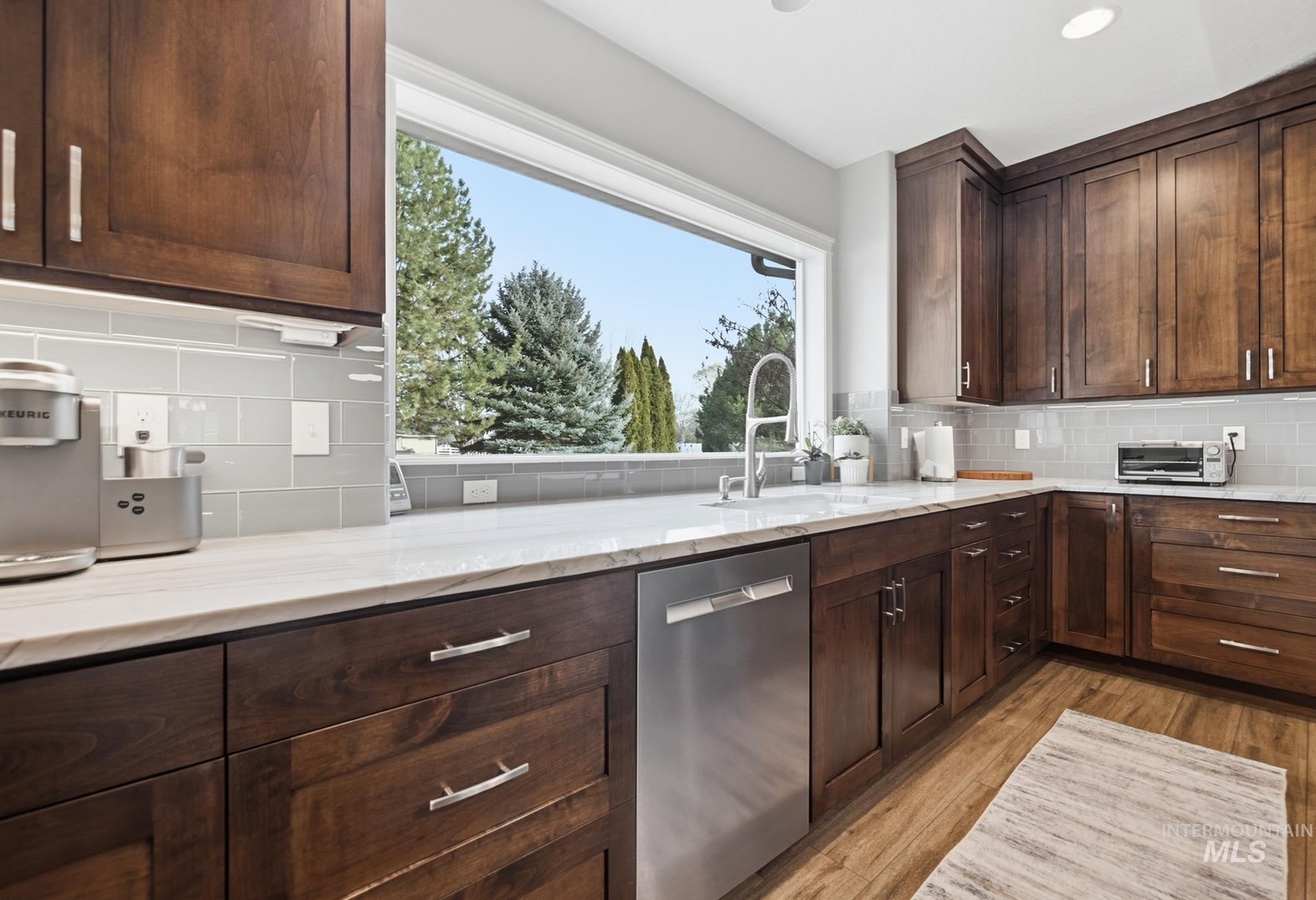 570 N Cove Colony Way, Eagle, Idaho 83616, 4 Bedrooms, 3.5 Bathrooms, Residential For Sale, Price $1,849,900,MLS 98971803