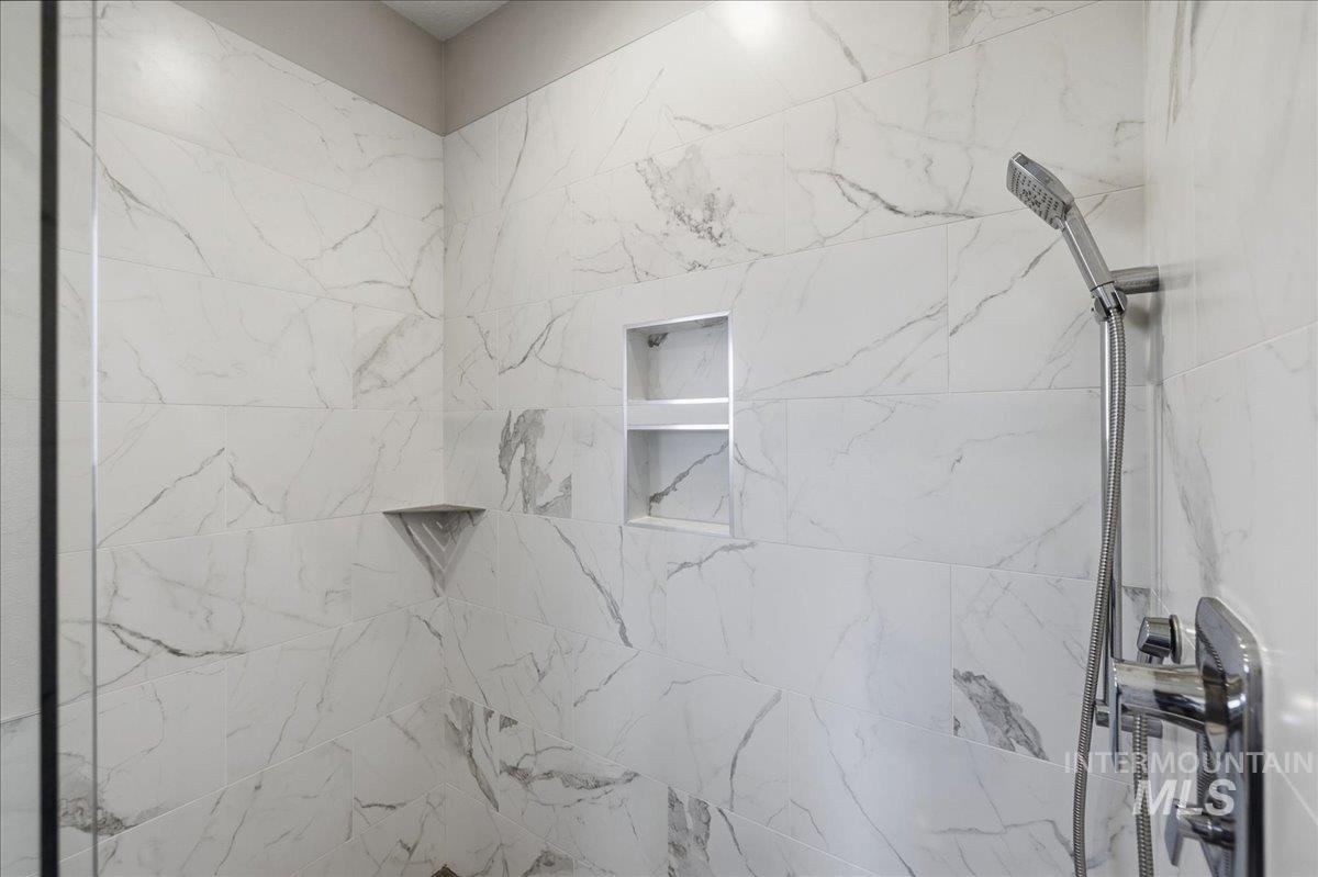 570 N Cove Colony Way, Eagle, Idaho 83616, 4 Bedrooms, 3.5 Bathrooms, Residential For Sale, Price $1,795,000,MLS 98971803