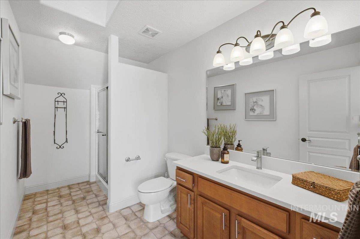 570 N Cove Colony Way, Eagle, Idaho 83616, 4 Bedrooms, 3.5 Bathrooms, Residential For Sale, Price $1,795,000,MLS 98971803