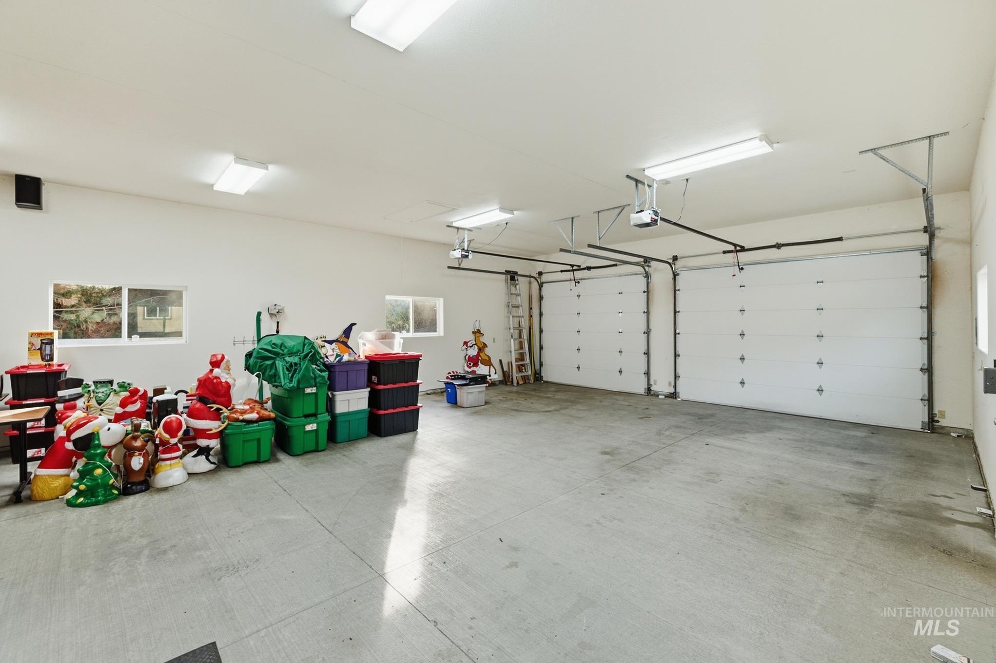 570 N Cove Colony Way, Eagle, Idaho 83616, 4 Bedrooms, 3.5 Bathrooms, Residential For Sale, Price $1,849,900,MLS 98971803