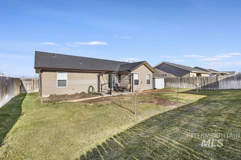 1659 Vista Dr., Twin Falls, Idaho 83301, 3 Bedrooms, 2 Bathrooms, Residential For Sale, Price $320,000,MLS 98971806