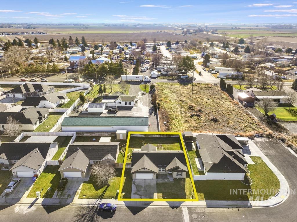 1659 Vista Dr., Twin Falls, Idaho 83301, 3 Bedrooms, 2 Bathrooms, Residential For Sale, Price $320,000,MLS 98971806