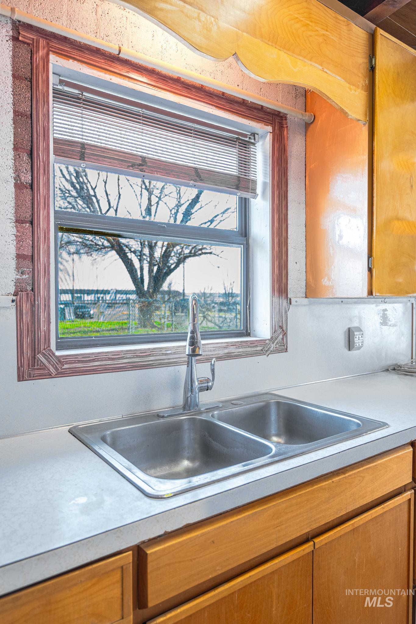 510 NW 1st St, Ontario, Oregon 97914-0000, 2 Bedrooms, 1 Bathroom, Residential For Sale, Price $279,999,MLS 98971807