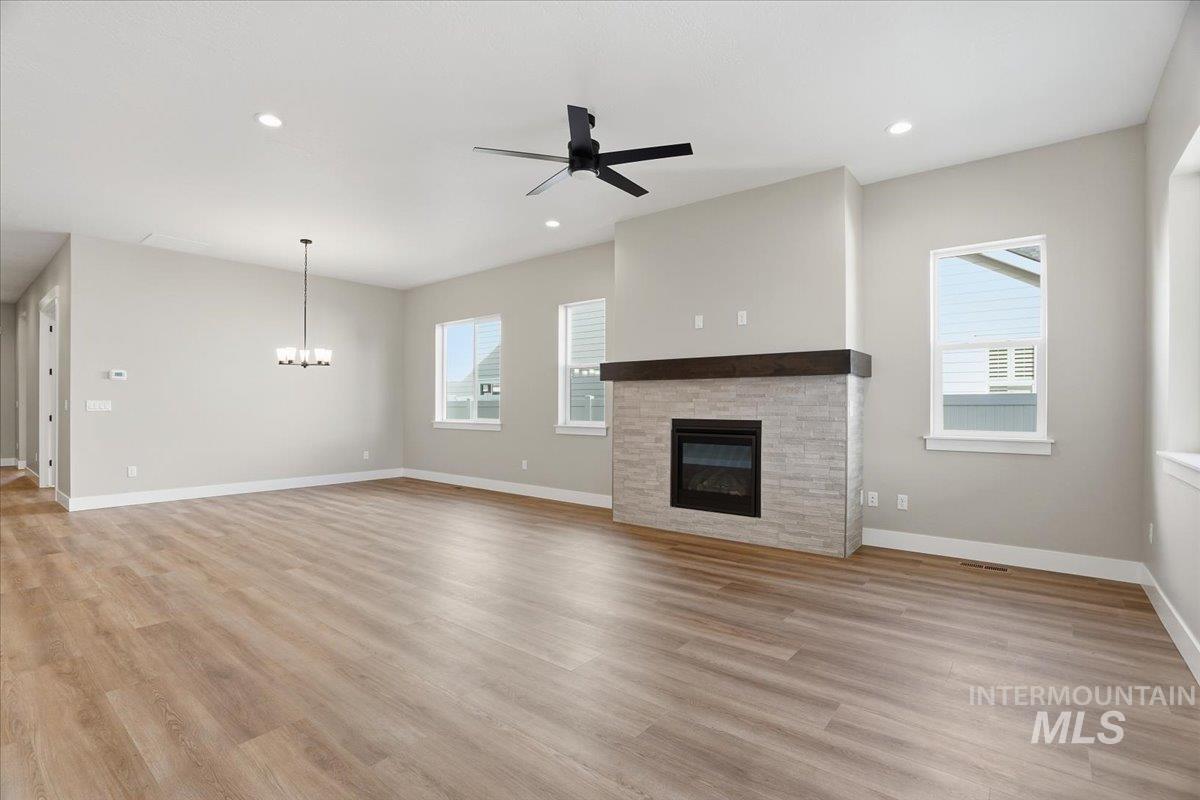 900 N Falling Water Way, Eagle, Idaho 83616, 3 Bedrooms, 3.5 Bathrooms, Residential For Sale, Price $789,990,MLS 98971808