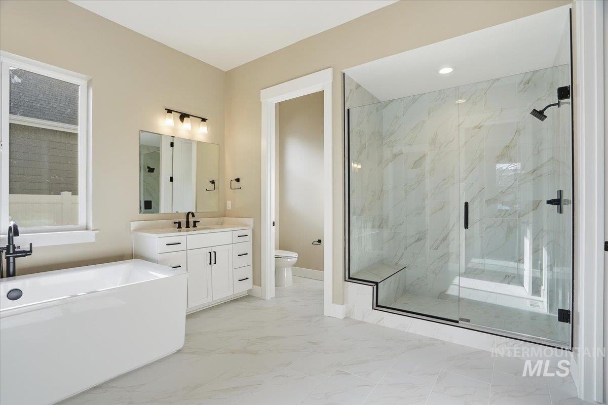 900 N Falling Water Way, Eagle, Idaho 83616, 3 Bedrooms, 3.5 Bathrooms, Residential For Sale, Price $789,990,MLS 98971808