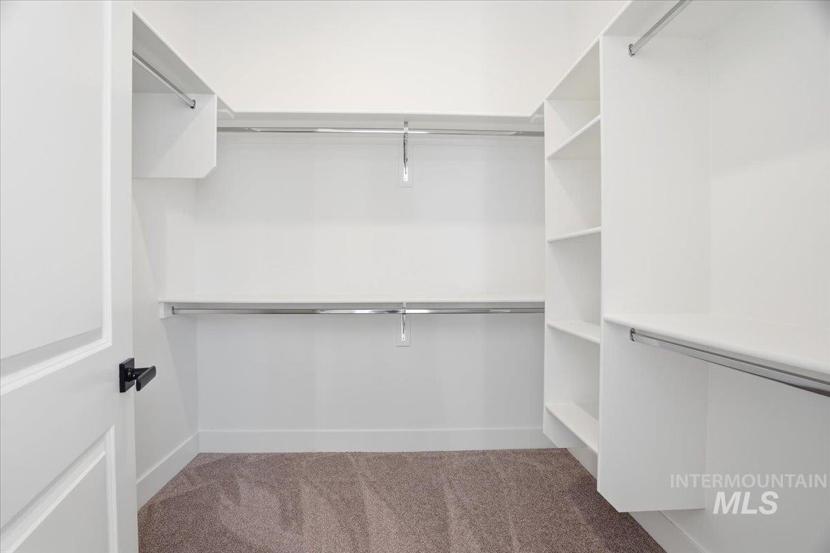 900 N Falling Water Way, Eagle, Idaho 83616, 3 Bedrooms, 3.5 Bathrooms, Residential For Sale, Price $789,990,MLS 98971808