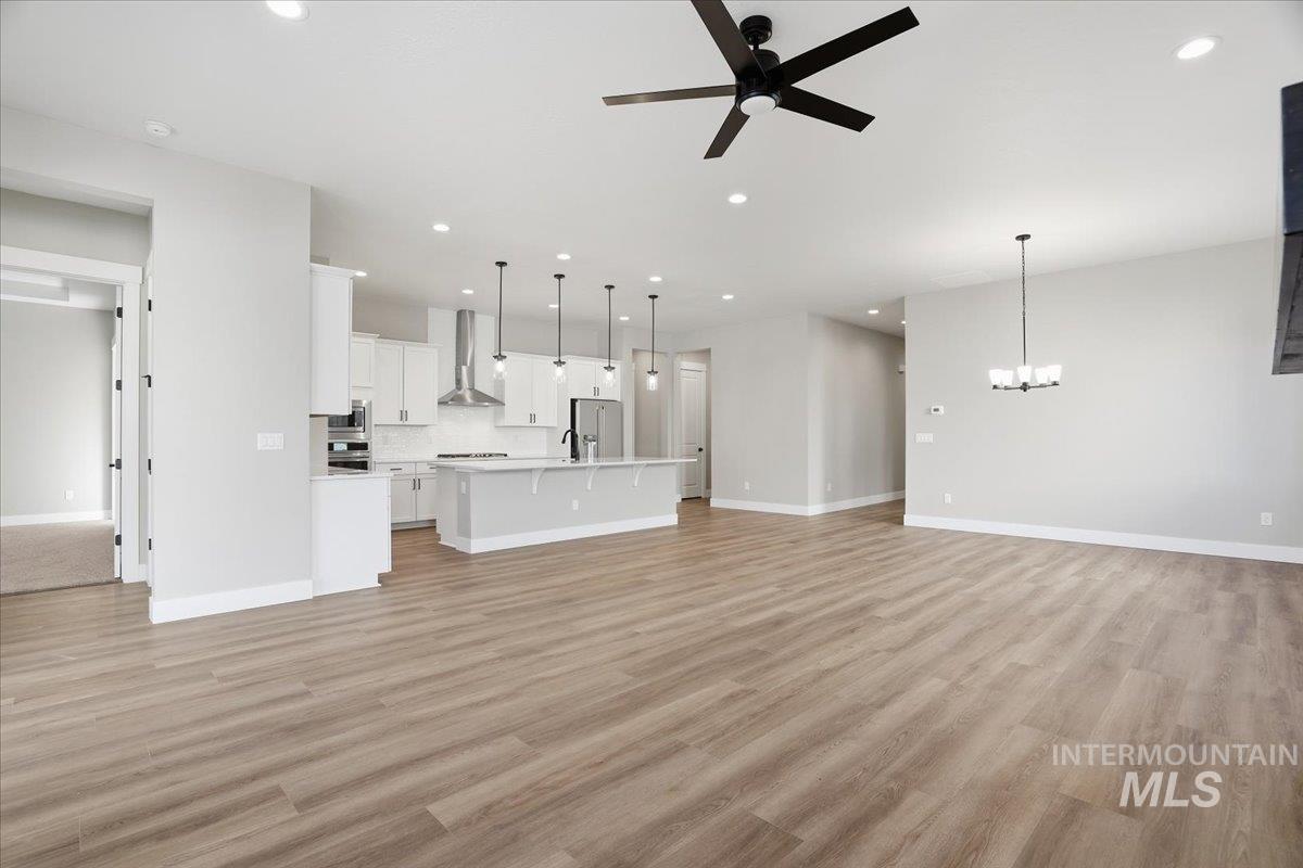 900 N Falling Water Way, Eagle, Idaho 83616, 3 Bedrooms, 3.5 Bathrooms, Residential For Sale, Price $789,990,MLS 98971808