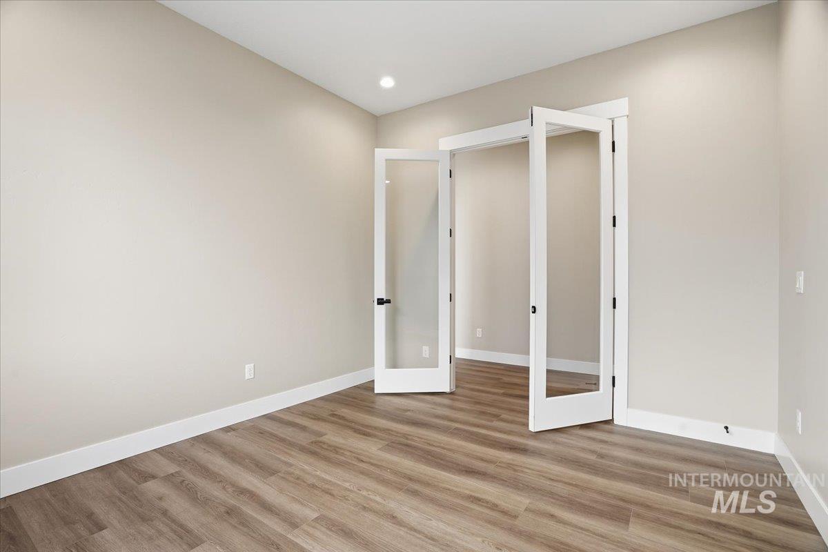 900 N Falling Water Way, Eagle, Idaho 83616, 3 Bedrooms, 3.5 Bathrooms, Residential For Sale, Price $789,990,MLS 98971808