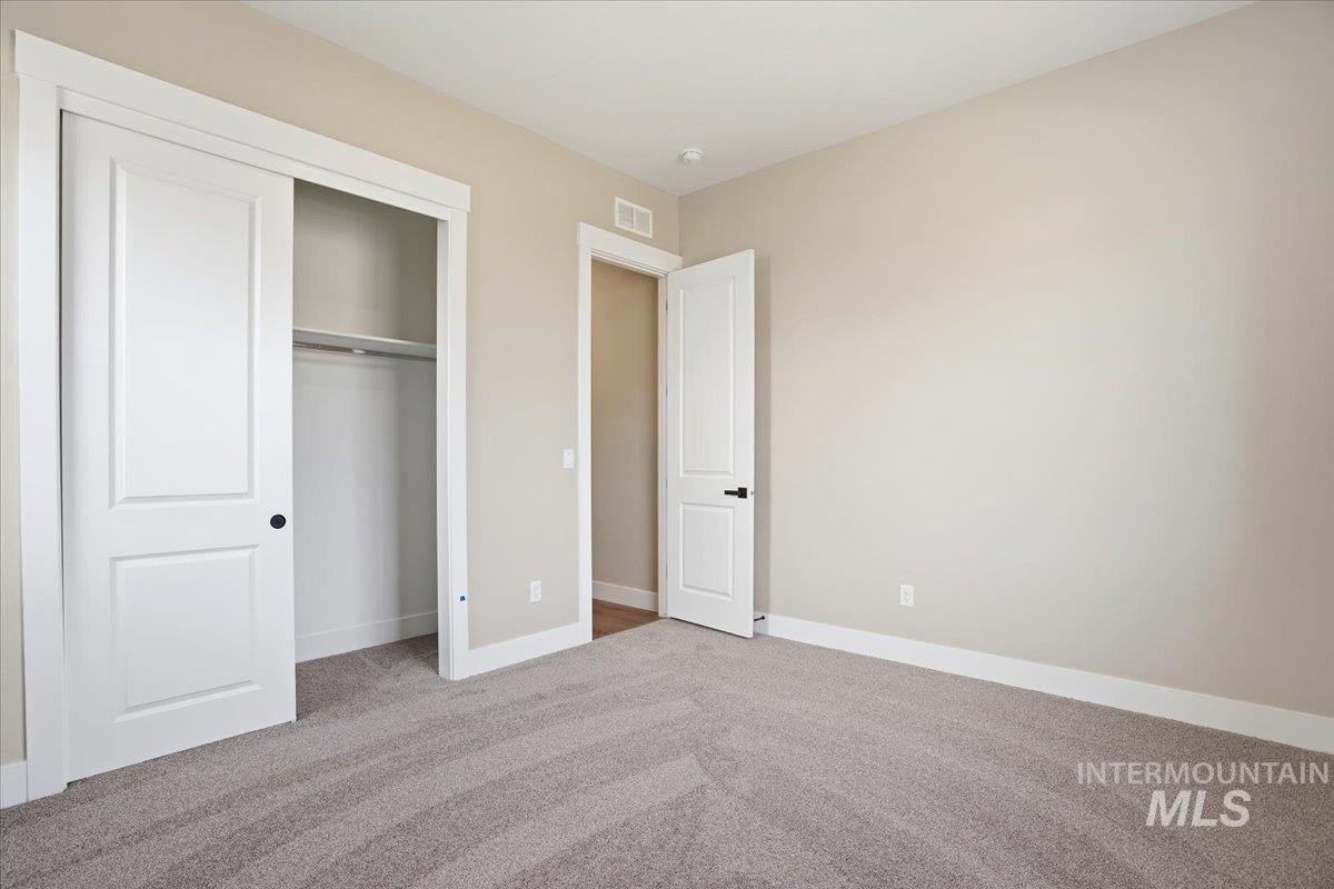 900 N Falling Water Way, Eagle, Idaho 83616, 3 Bedrooms, 3.5 Bathrooms, Residential For Sale, Price $789,990,MLS 98971808