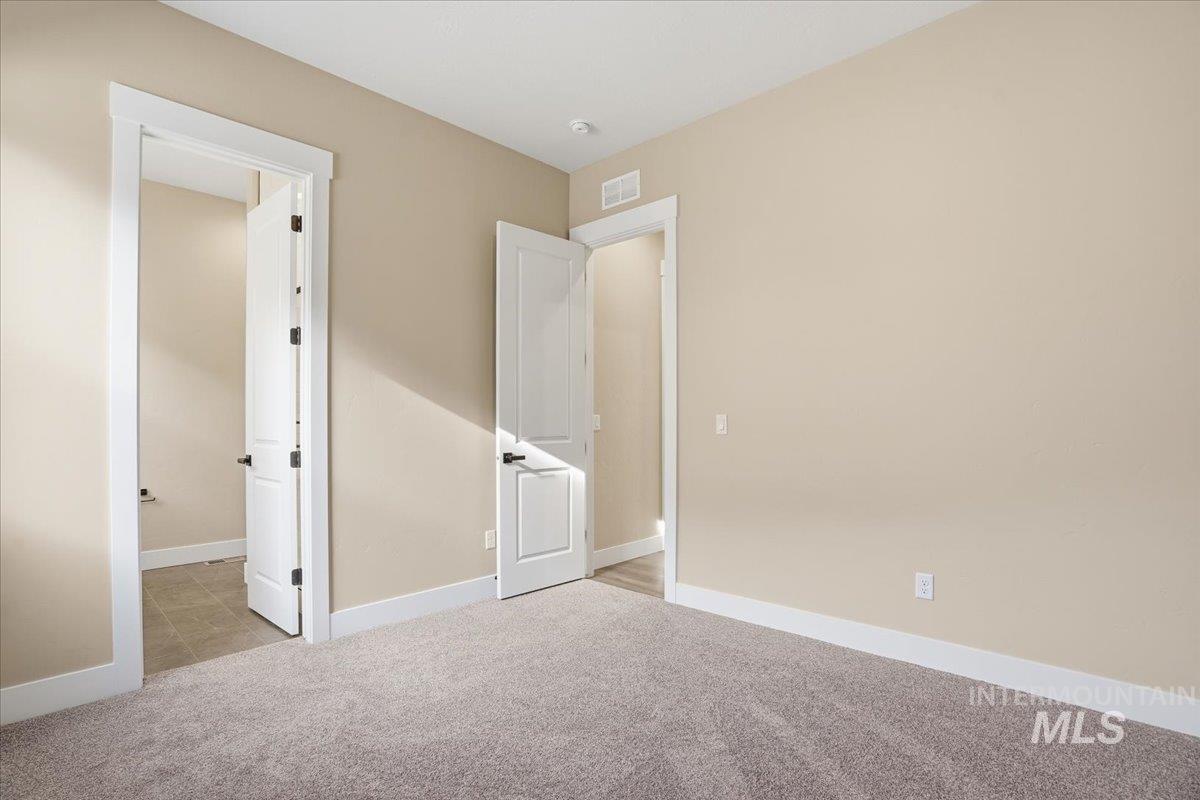 900 N Falling Water Way, Eagle, Idaho 83616, 3 Bedrooms, 3.5 Bathrooms, Residential For Sale, Price $789,990,MLS 98971808