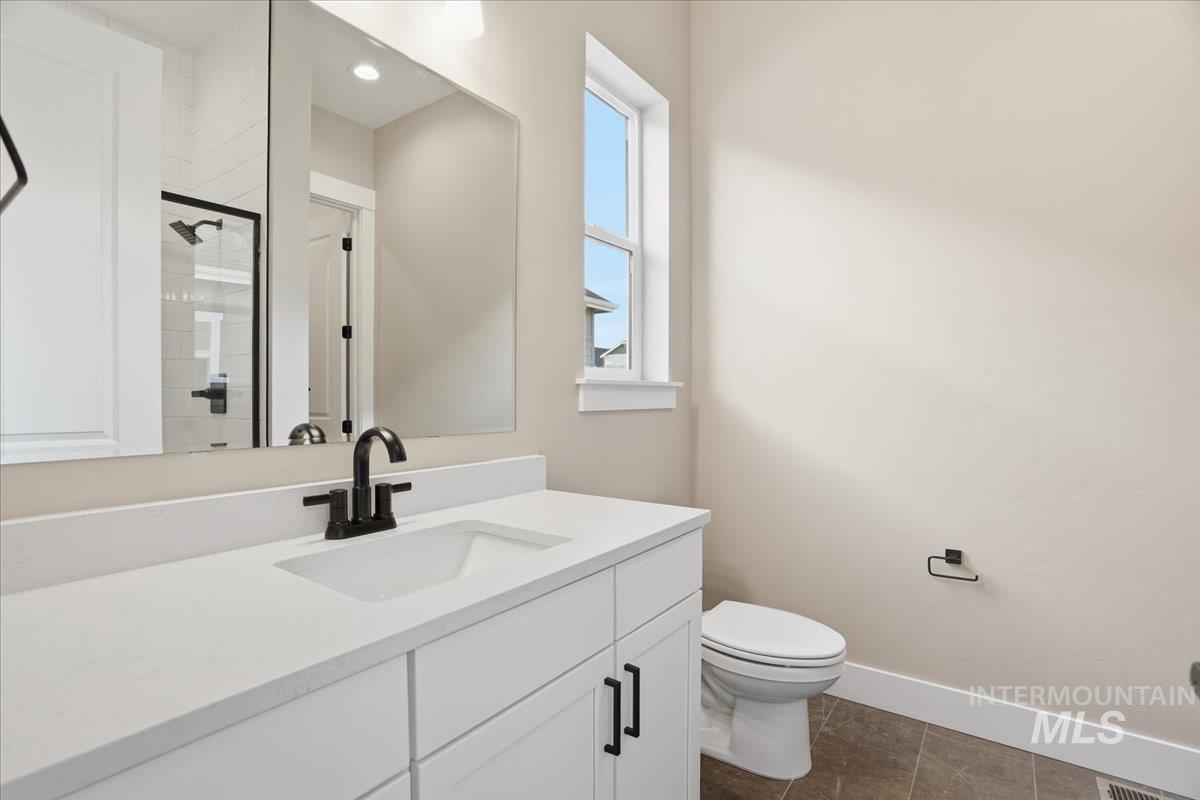 900 N Falling Water Way, Eagle, Idaho 83616, 3 Bedrooms, 3.5 Bathrooms, Residential For Sale, Price $789,990,MLS 98971808