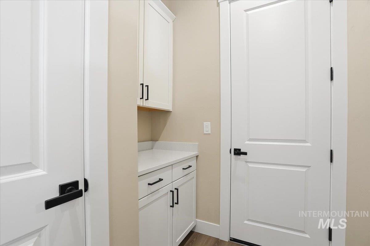 900 N Falling Water Way, Eagle, Idaho 83616, 3 Bedrooms, 3.5 Bathrooms, Residential For Sale, Price $789,990,MLS 98971808