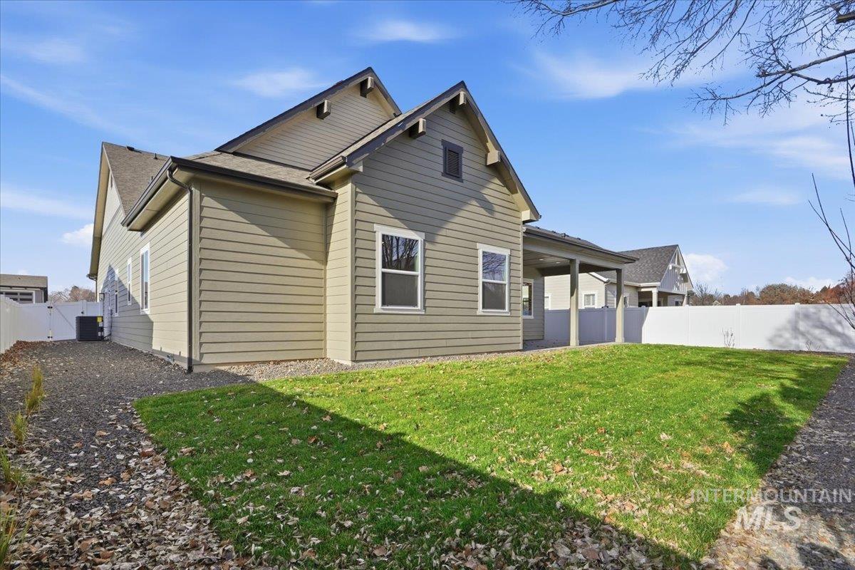 900 N Falling Water Way, Eagle, Idaho 83616, 3 Bedrooms, 3.5 Bathrooms, Residential For Sale, Price $789,990,MLS 98971808