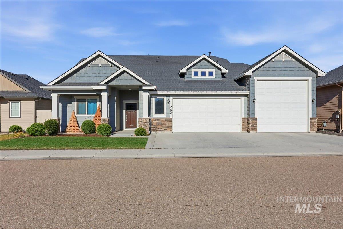 9508 W Ringle Creek St, Star, Idaho 83669, 4 Bedrooms, 3 Bathrooms, Residential For Sale, Price $739,900,MLS 98971809