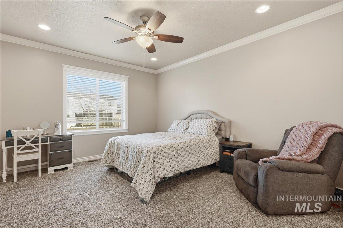 9508 W Ringle Creek St, Star, Idaho 83669, 4 Bedrooms, 3 Bathrooms, Residential For Sale, Price $749,900,MLS 98971809