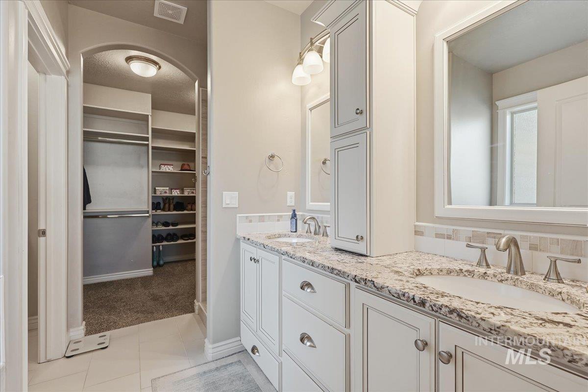 9508 W Ringle Creek St, Star, Idaho 83669, 4 Bedrooms, 3 Bathrooms, Residential For Sale, Price $749,900,MLS 98971809