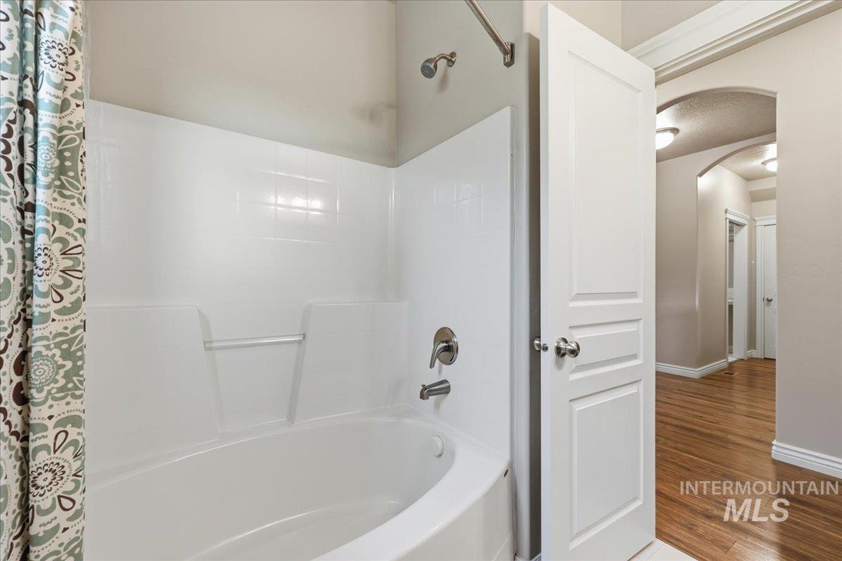 9508 W Ringle Creek St, Star, Idaho 83669, 4 Bedrooms, 3 Bathrooms, Residential For Sale, Price $749,900,MLS 98971809