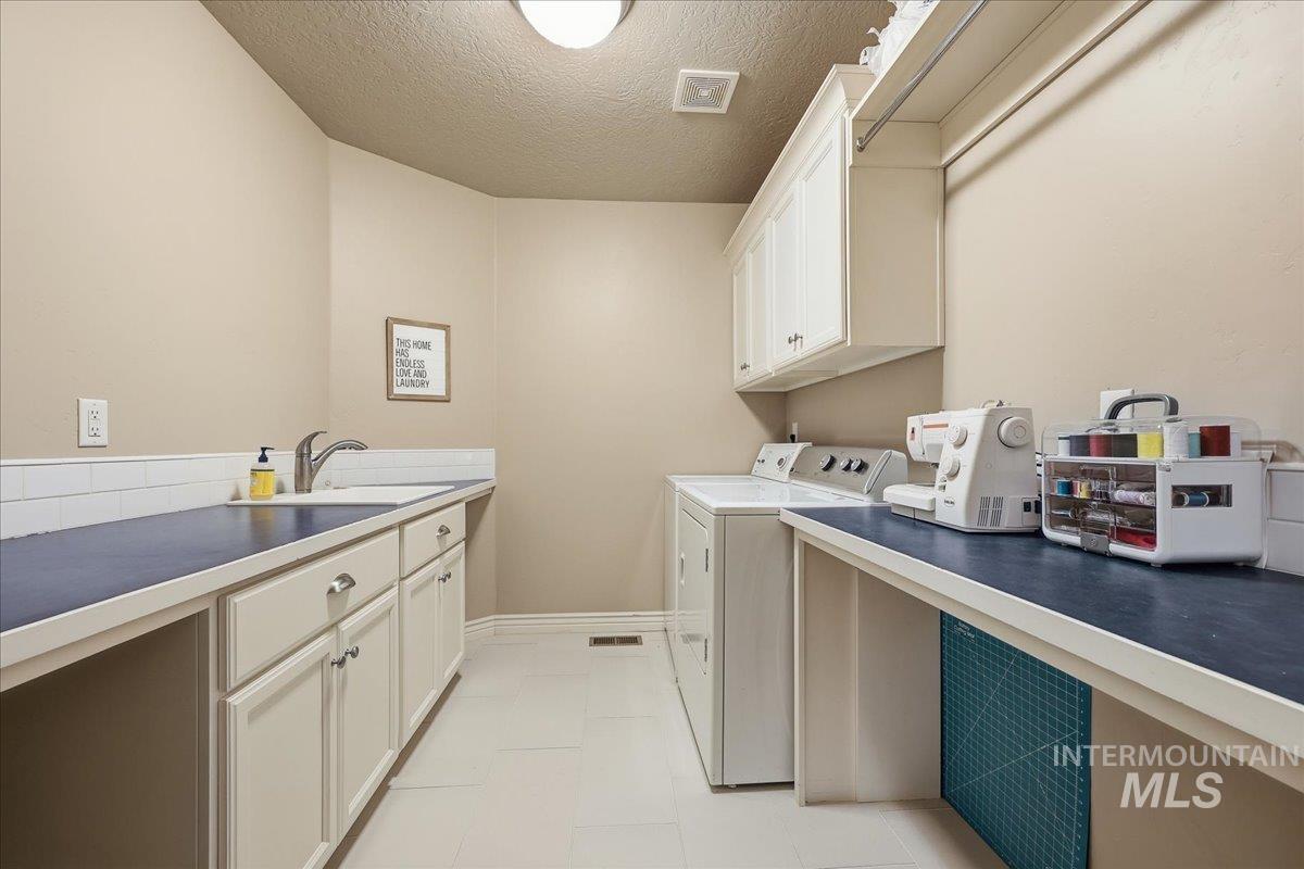 9508 W Ringle Creek St, Star, Idaho 83669, 4 Bedrooms, 3 Bathrooms, Residential For Sale, Price $749,900,MLS 98971809