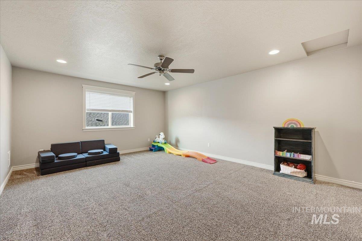 9508 W Ringle Creek St, Star, Idaho 83669, 4 Bedrooms, 3 Bathrooms, Residential For Sale, Price $739,900,MLS 98971809