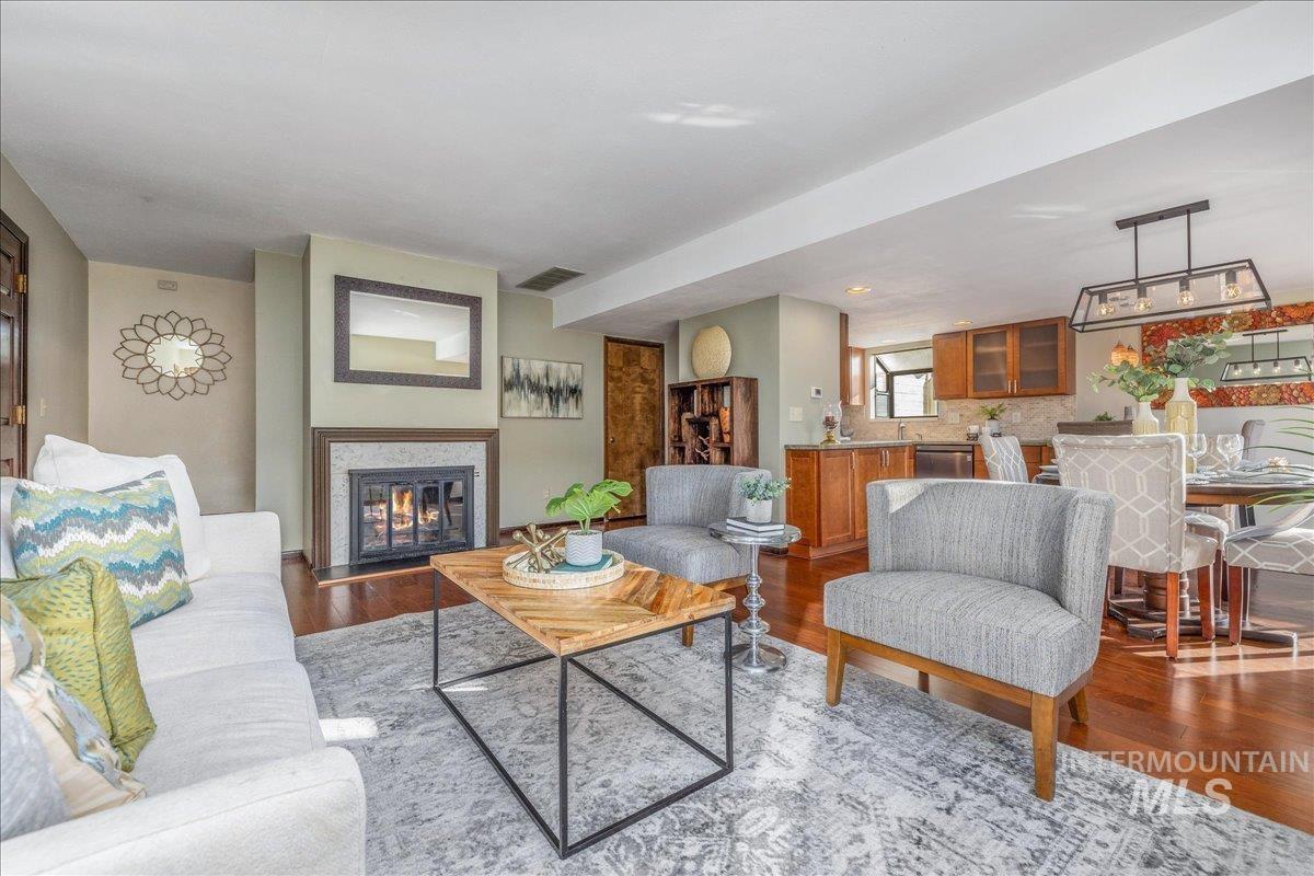 2228 E Roanoke Dr, Boise, Idaho 83712, 3 Bedrooms, 2.5 Bathrooms, Residential Income For Sale, Price $964,999,MLS 98971815