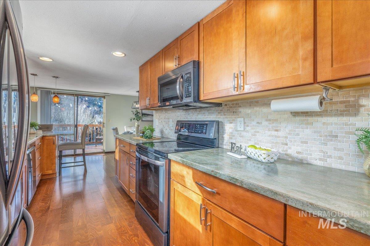 2228 E Roanoke Dr, Boise, Idaho 83712, 3 Bedrooms, 2.5 Bathrooms, Residential Income For Sale, Price $979,999,MLS 98971815