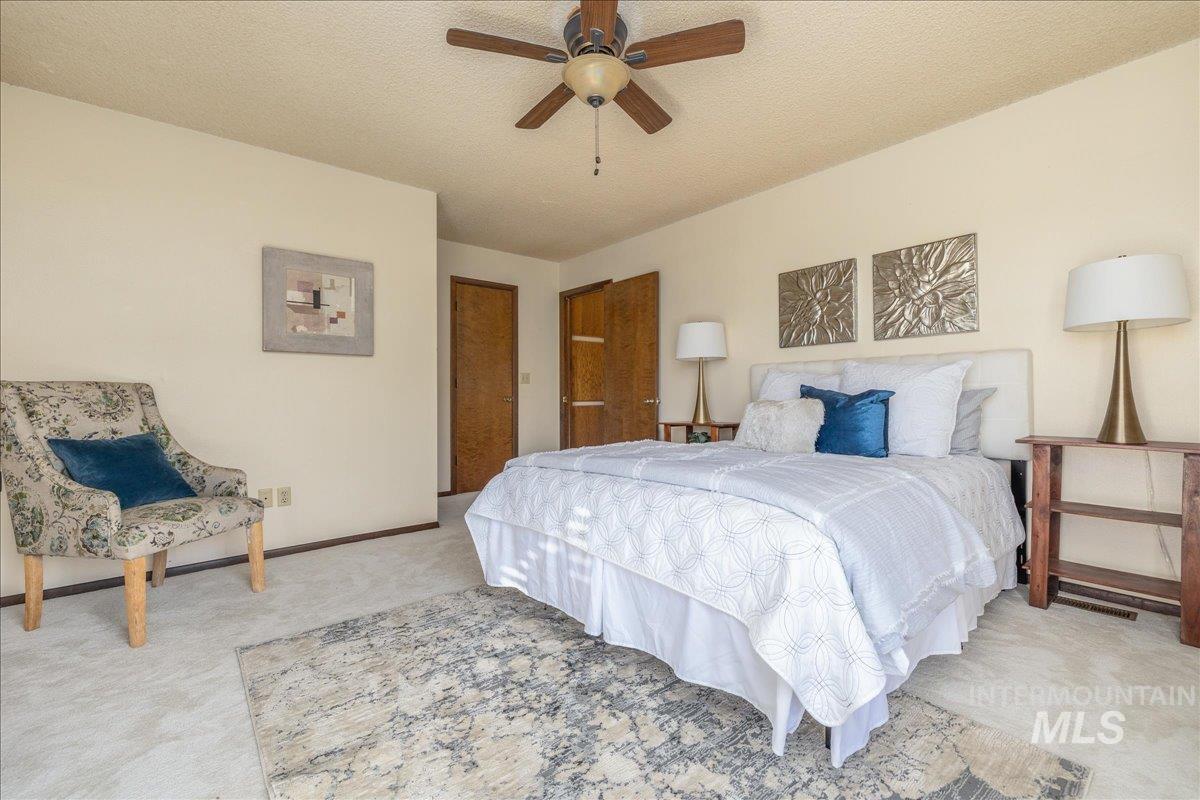 2228 E Roanoke Dr, Boise, Idaho 83712, 3 Bedrooms, 2.5 Bathrooms, Residential Income For Sale, Price $979,999,MLS 98971815