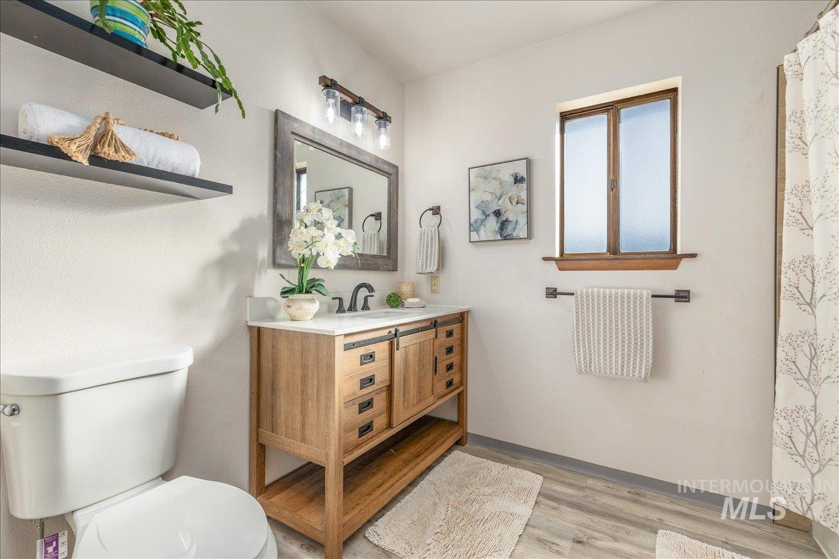 2228 E Roanoke Dr, Boise, Idaho 83712, 3 Bedrooms, 2.5 Bathrooms, Residential Income For Sale, Price $979,999,MLS 98971815