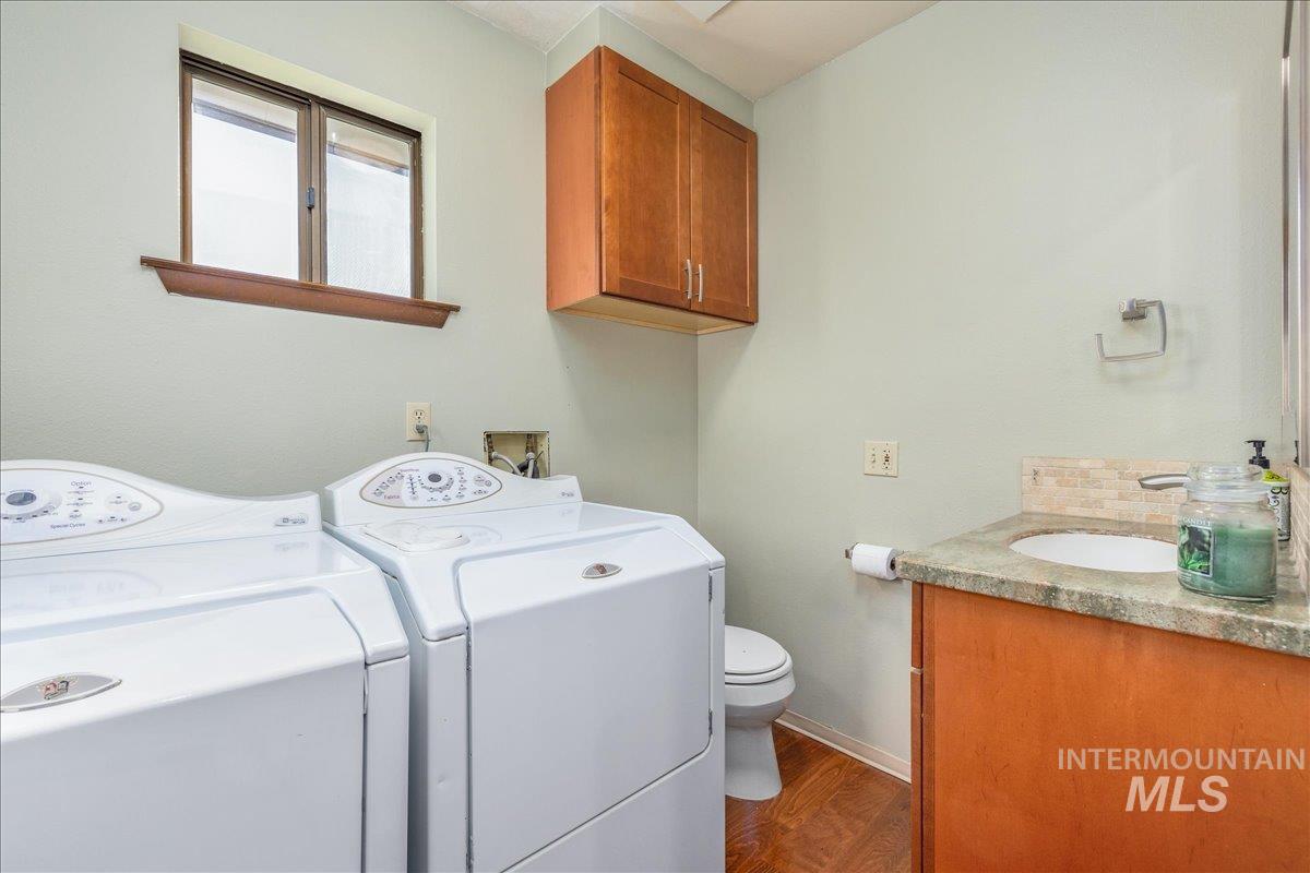 2228 E Roanoke Dr, Boise, Idaho 83712, 3 Bedrooms, 2.5 Bathrooms, Residential Income For Sale, Price $979,999,MLS 98971815