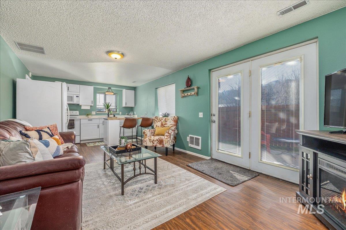 2228 E Roanoke Dr, Boise, Idaho 83712, 3 Bedrooms, 2.5 Bathrooms, Residential Income For Sale, Price $979,999,MLS 98971815