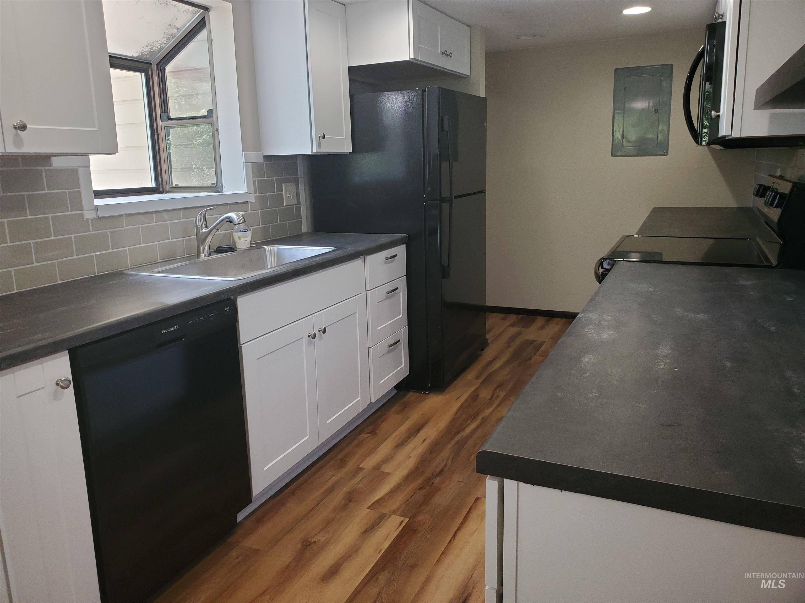 2228 E Roanoke Dr, Boise, Idaho 83712, 3 Bedrooms, 2.5 Bathrooms, Residential Income For Sale, Price $979,999,MLS 98971815