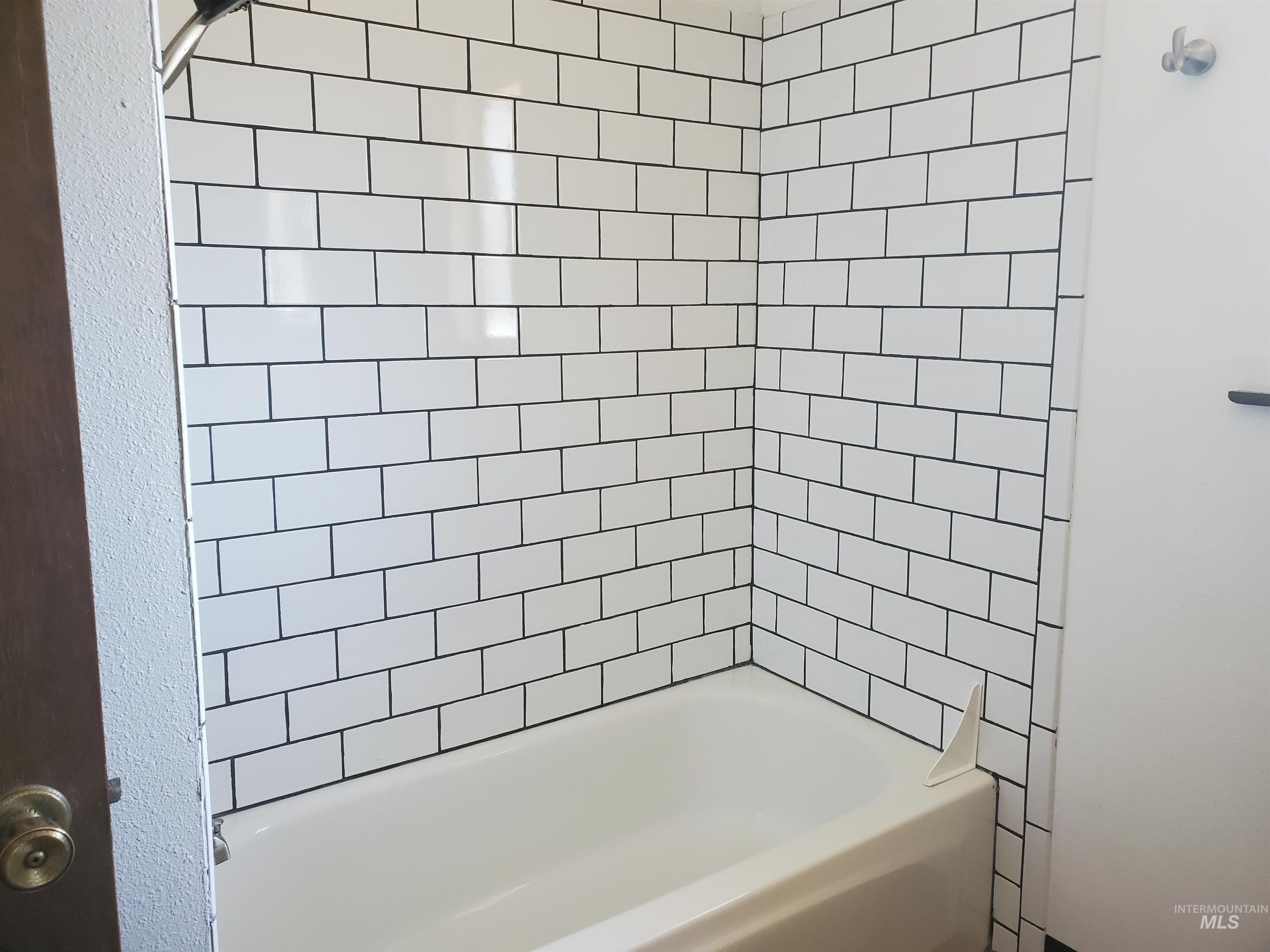 2228 E Roanoke Dr, Boise, Idaho 83712, 3 Bedrooms, 2.5 Bathrooms, Residential Income For Sale, Price $979,999,MLS 98971815