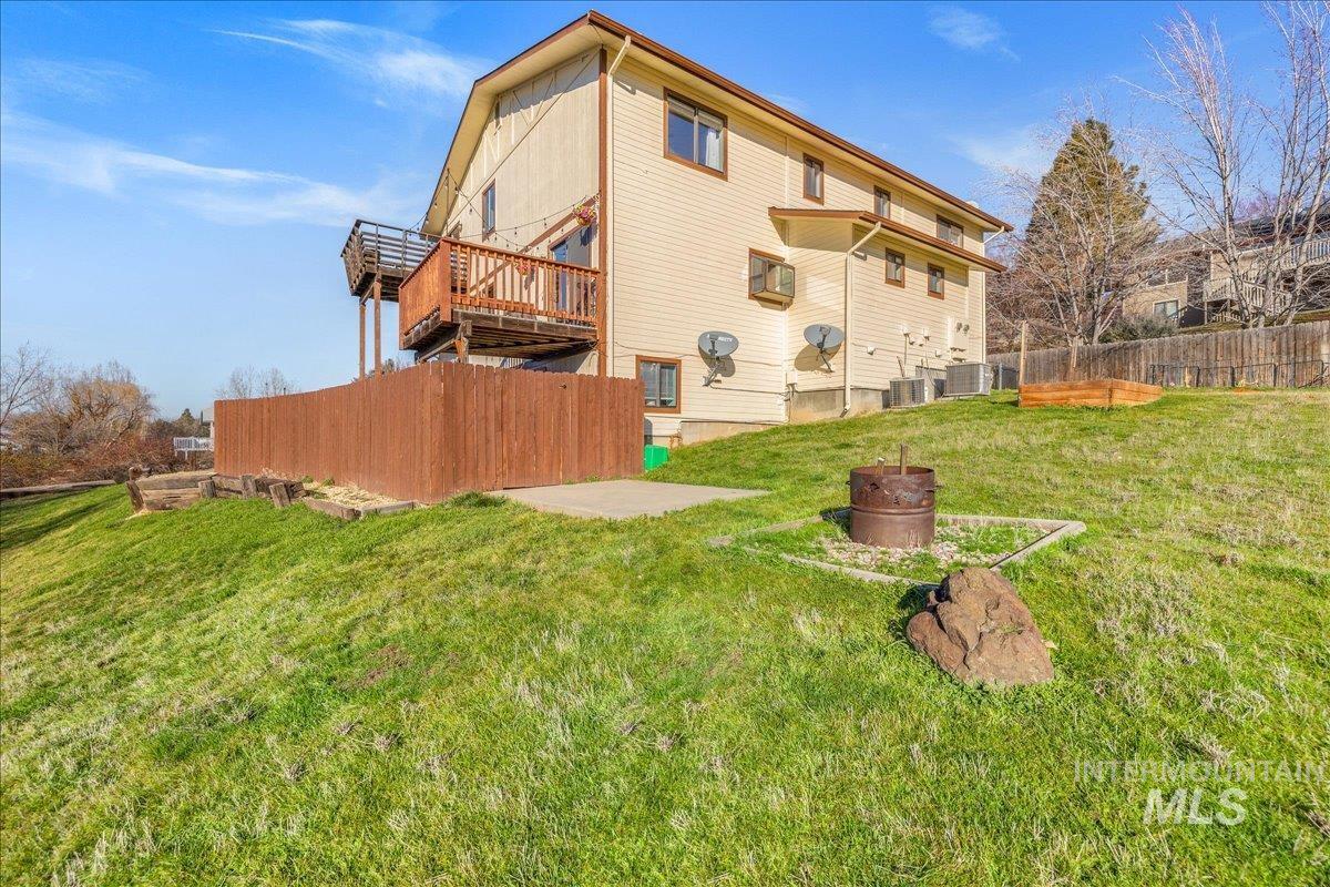 2228 E Roanoke Dr, Boise, Idaho 83712, 3 Bedrooms, 2.5 Bathrooms, Residential Income For Sale, Price $979,999,MLS 98971815