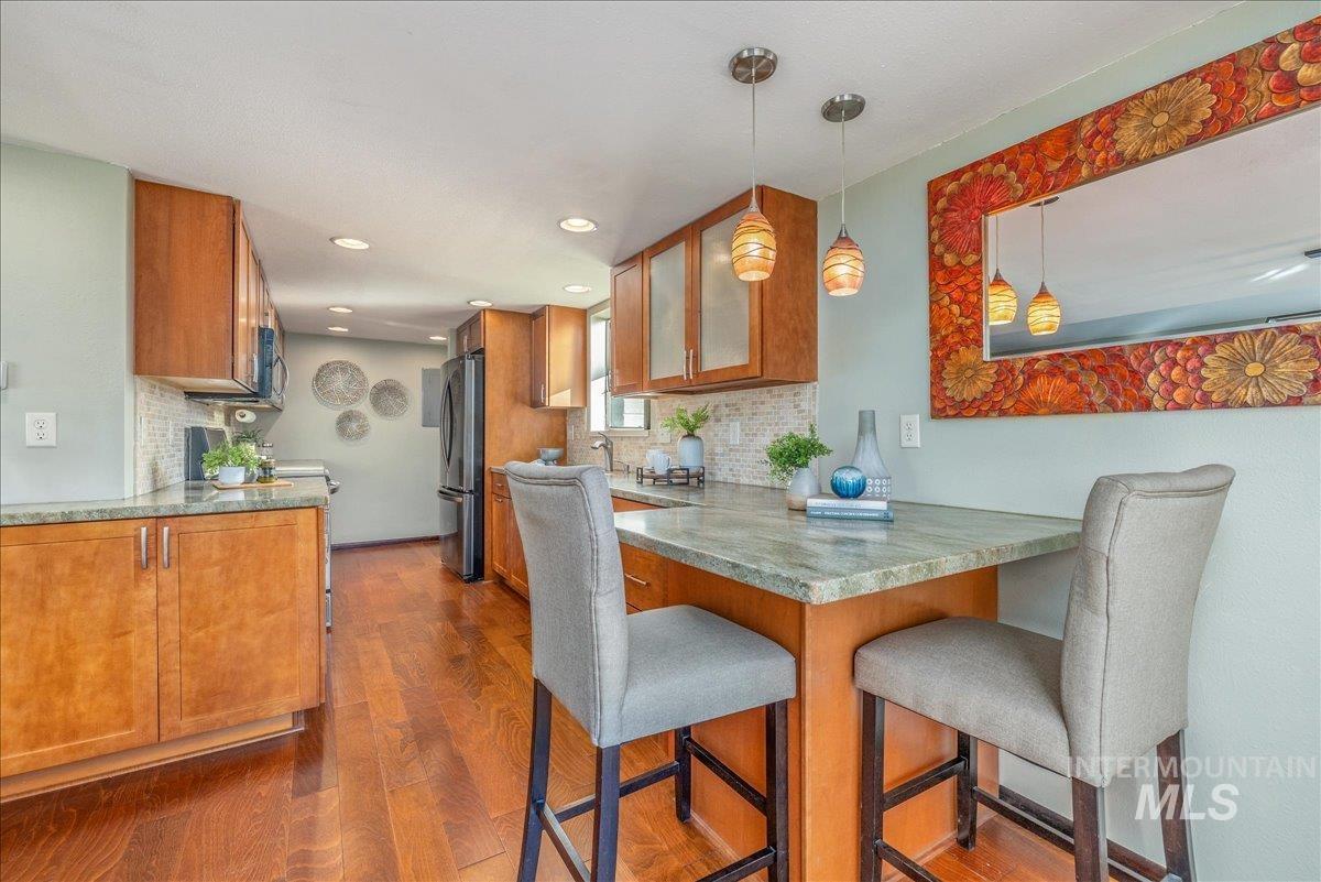 2228 E Roanoke Dr, Boise, Idaho 83712, 3 Bedrooms, 2.5 Bathrooms, Residential Income For Sale, Price $979,999,MLS 98971815